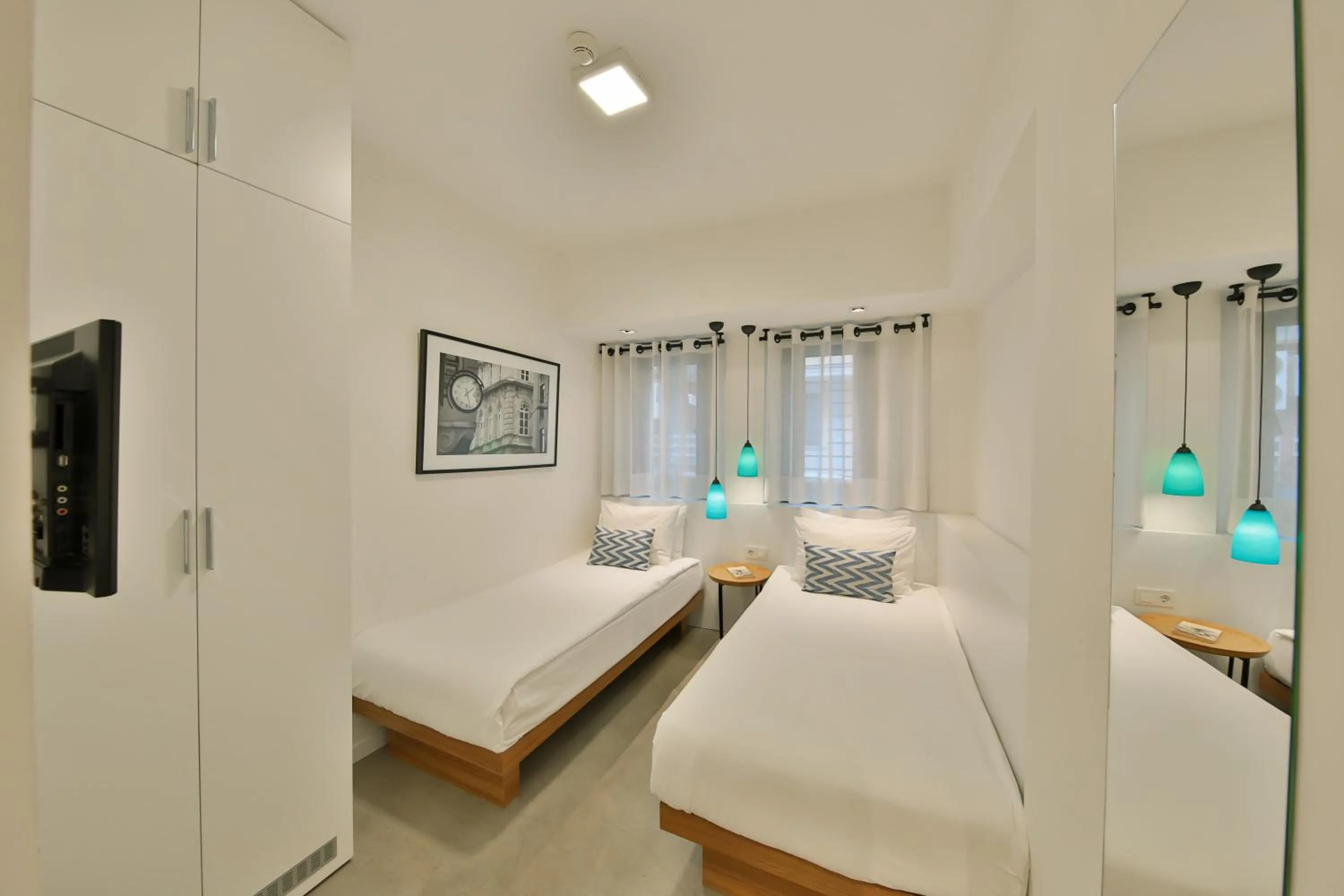 Standard Twin Room in Alilass Hotel