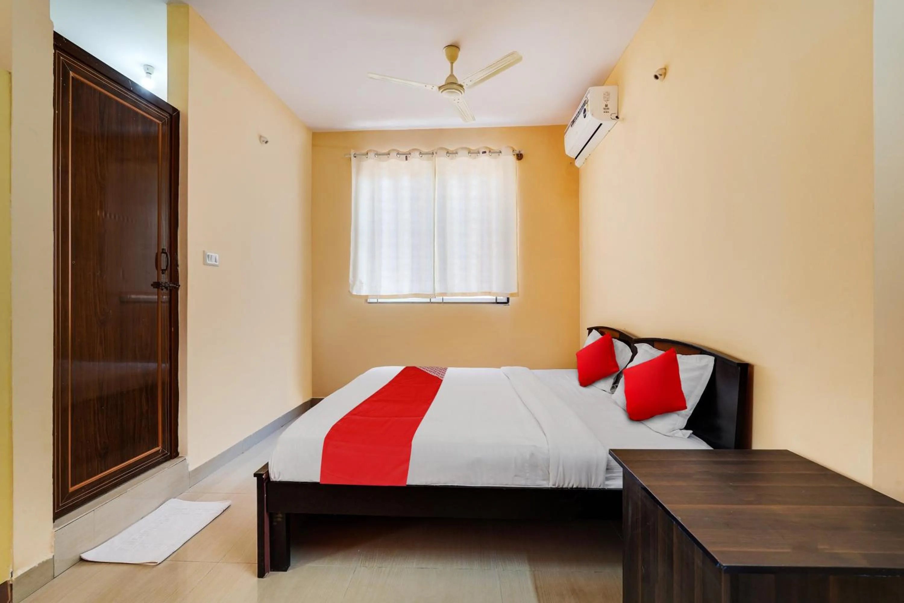 Standard Double Room - single occupancy in Hotel O Lakshmana Hotel