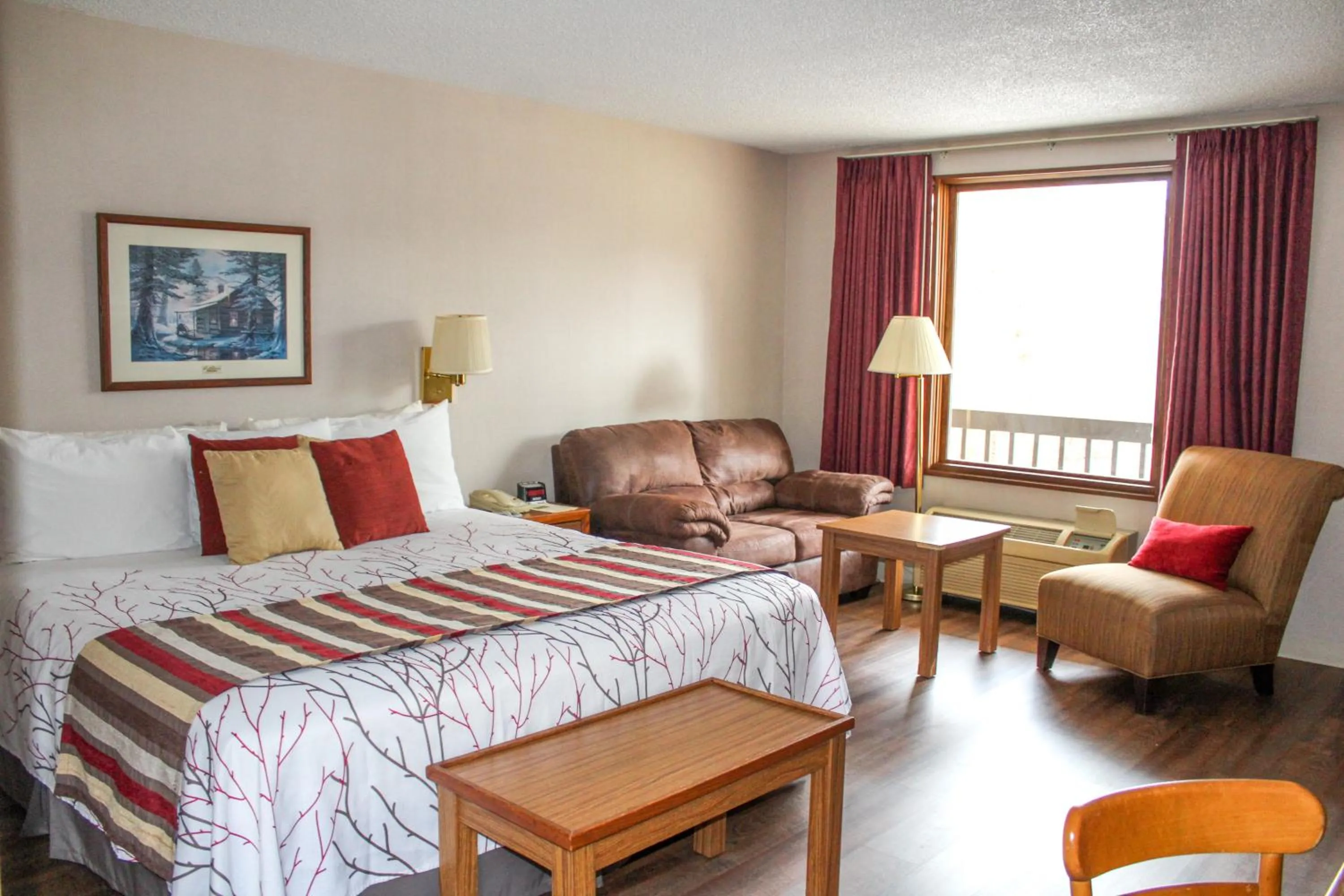 King Room with Balcony in Highland Manor Inn