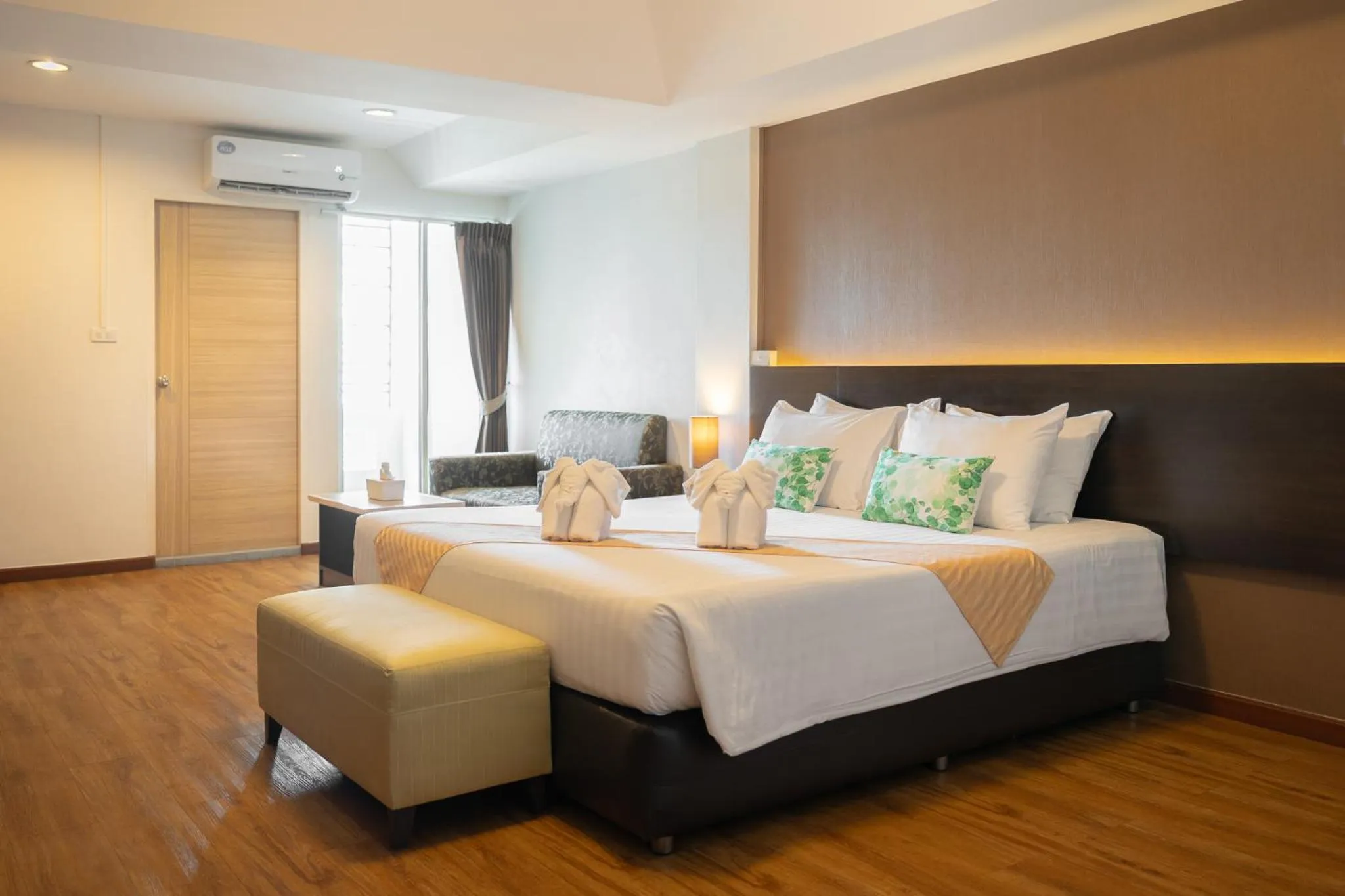 Superior Double or Twin Room - Round Trip Transfer in Golden Jade Suvarnabhumi