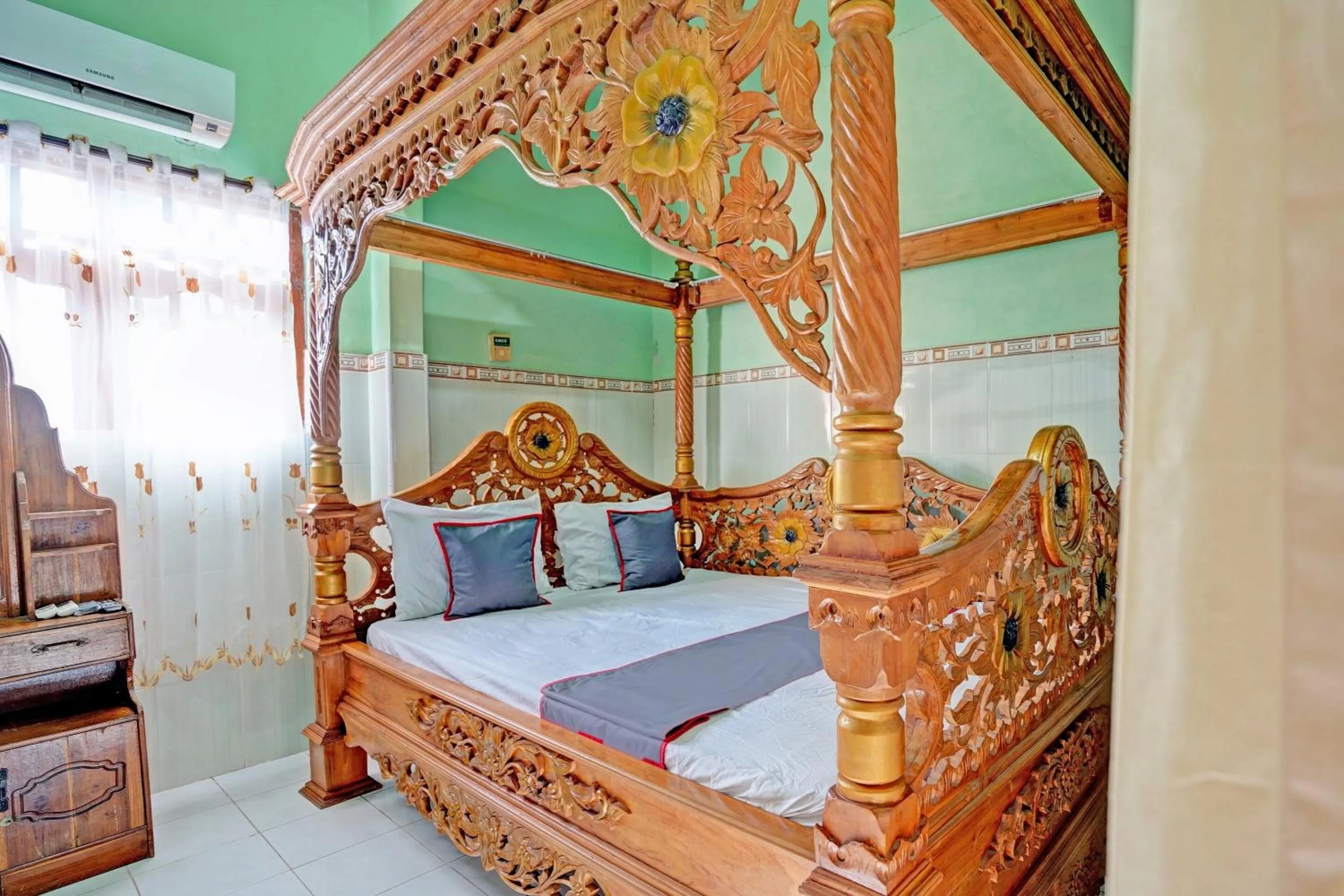 Family Suite in Collection O 92897 Hotel Intan Near Kantor Syahbandar Bawean