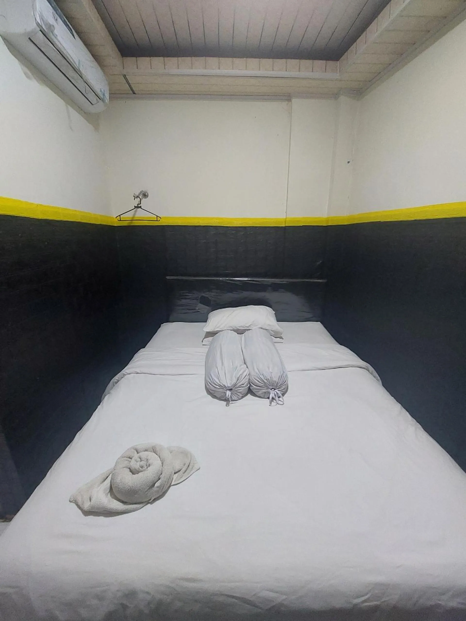 Standard Double Room in Hotel O Mahendra HomestayNearTaman Wisata Bukit Rurukan