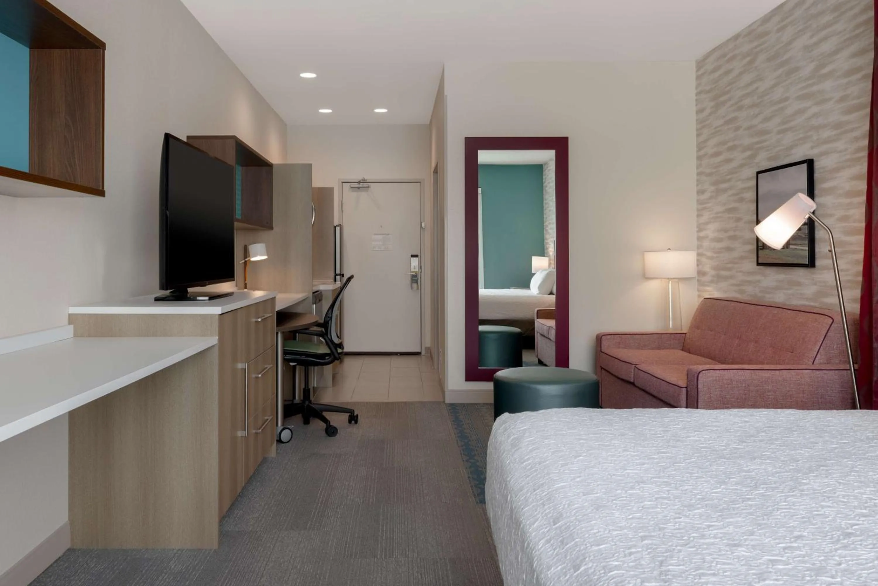 King Studio Suite with Accessible Tub - Mobility Access in Home2 Suites By Hilton Brownwood