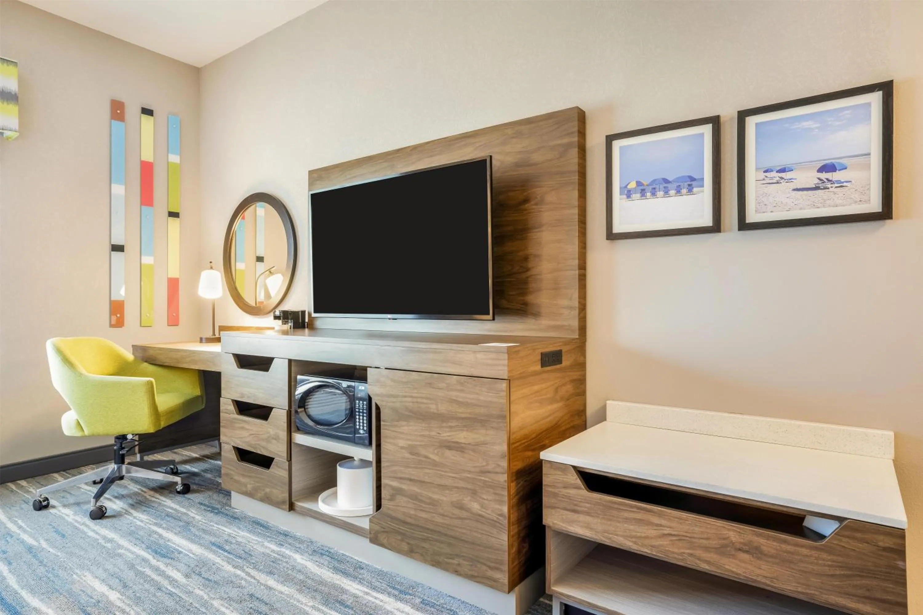 King Room with Tub - Mobility Access in Hampton Inn Fort Myers Downtown