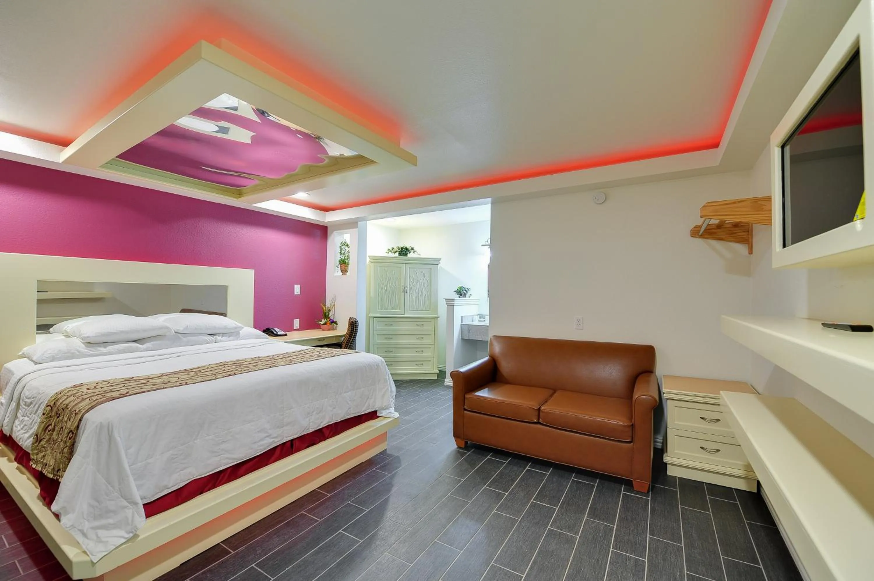 Executive Suite in Romantic Inn & Suites