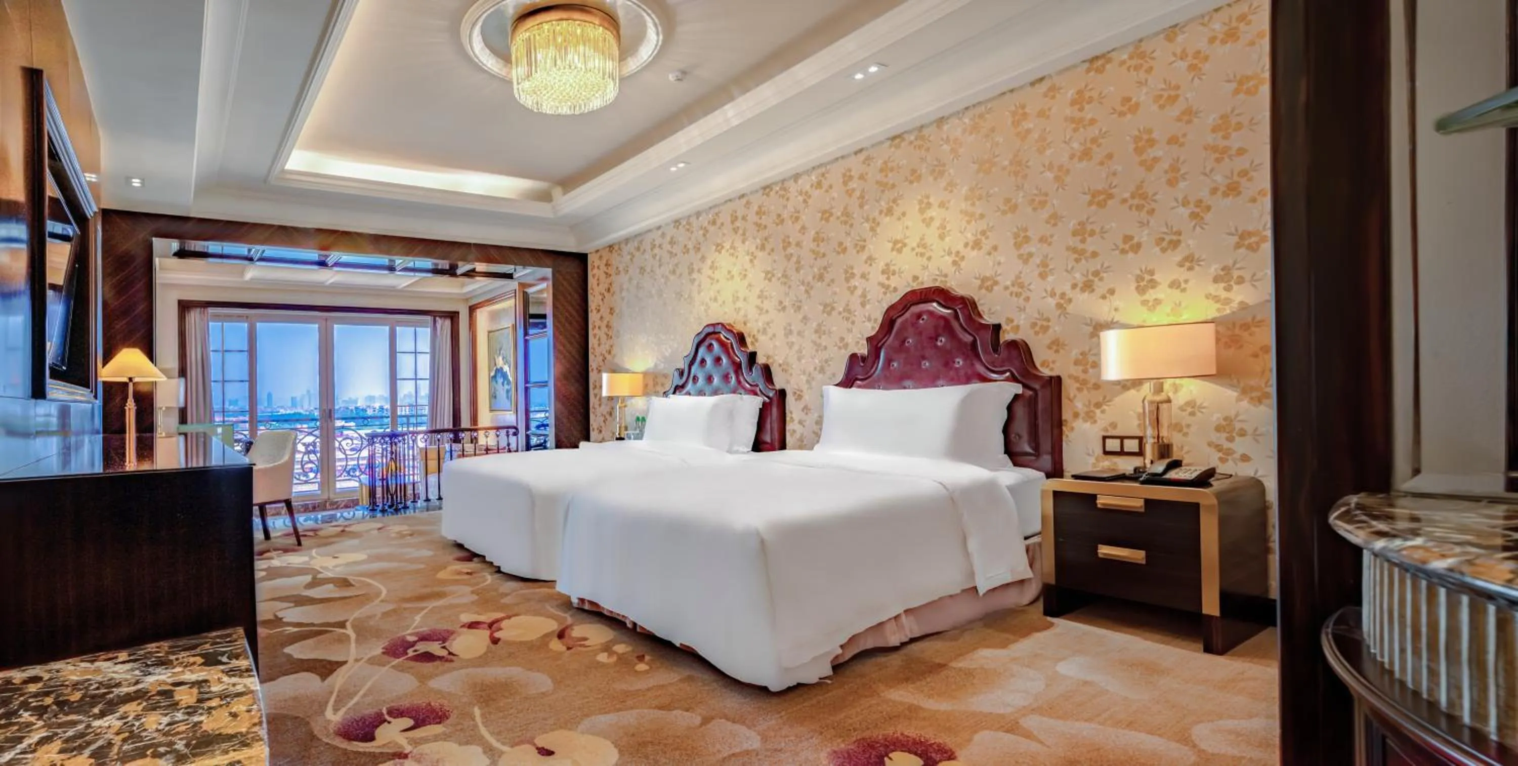 Superior Twin Room in Chateau Star River Guangzhou-Free Shuttle Between Hotel And Exhibition Center & Welcome Drink During Canton Fair