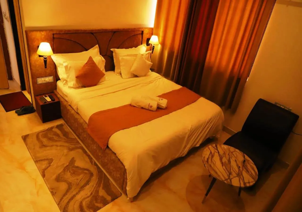 Deluxe Double Room in HOTEL MAYURA