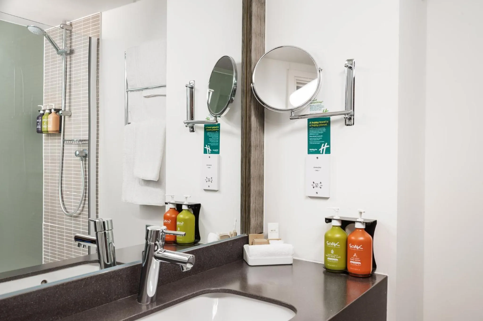 Standard Queen Room with Sofa Bed - Non-Smoking in Holiday Inn Leeds Garforth by IHG