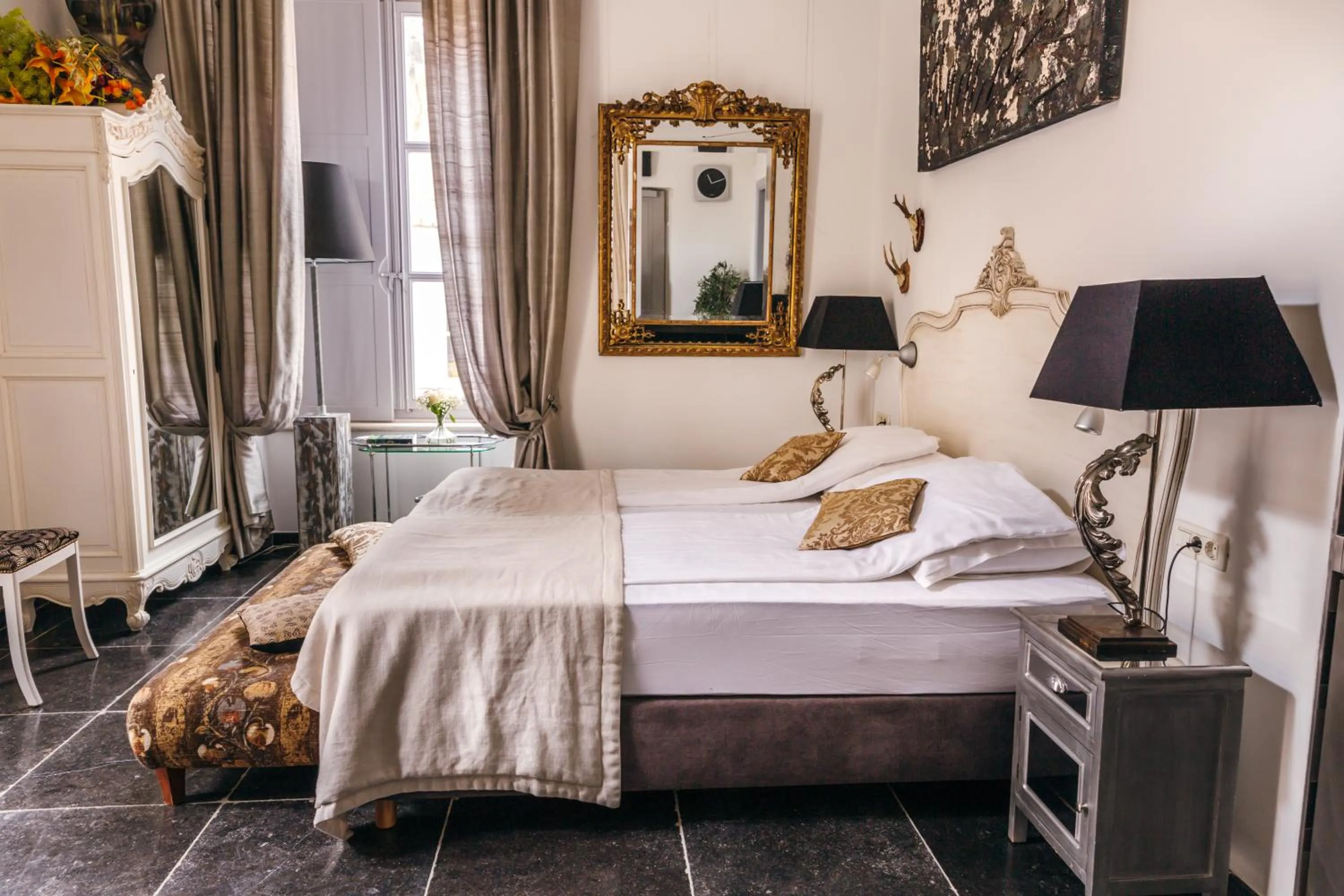 Superior King Room with Balcony in Prijeko Palace