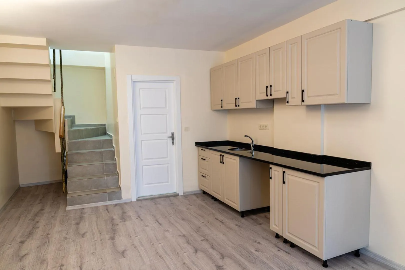 Deluxe King Suite in Grand 464 Otel