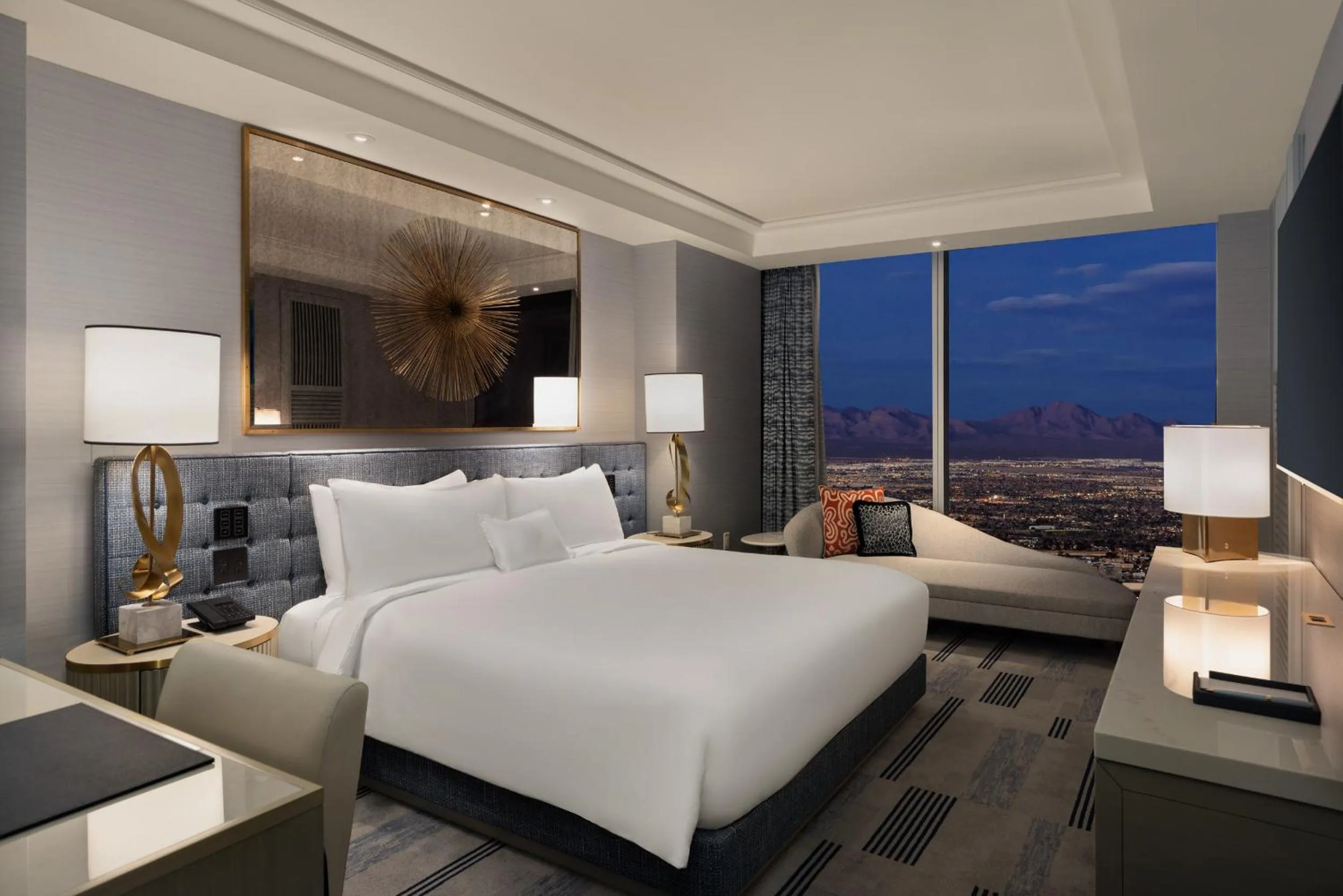 Regal Suite Mountain Great View in Fontainebleau Las Vegas, MICHELIN Key Award Hotel