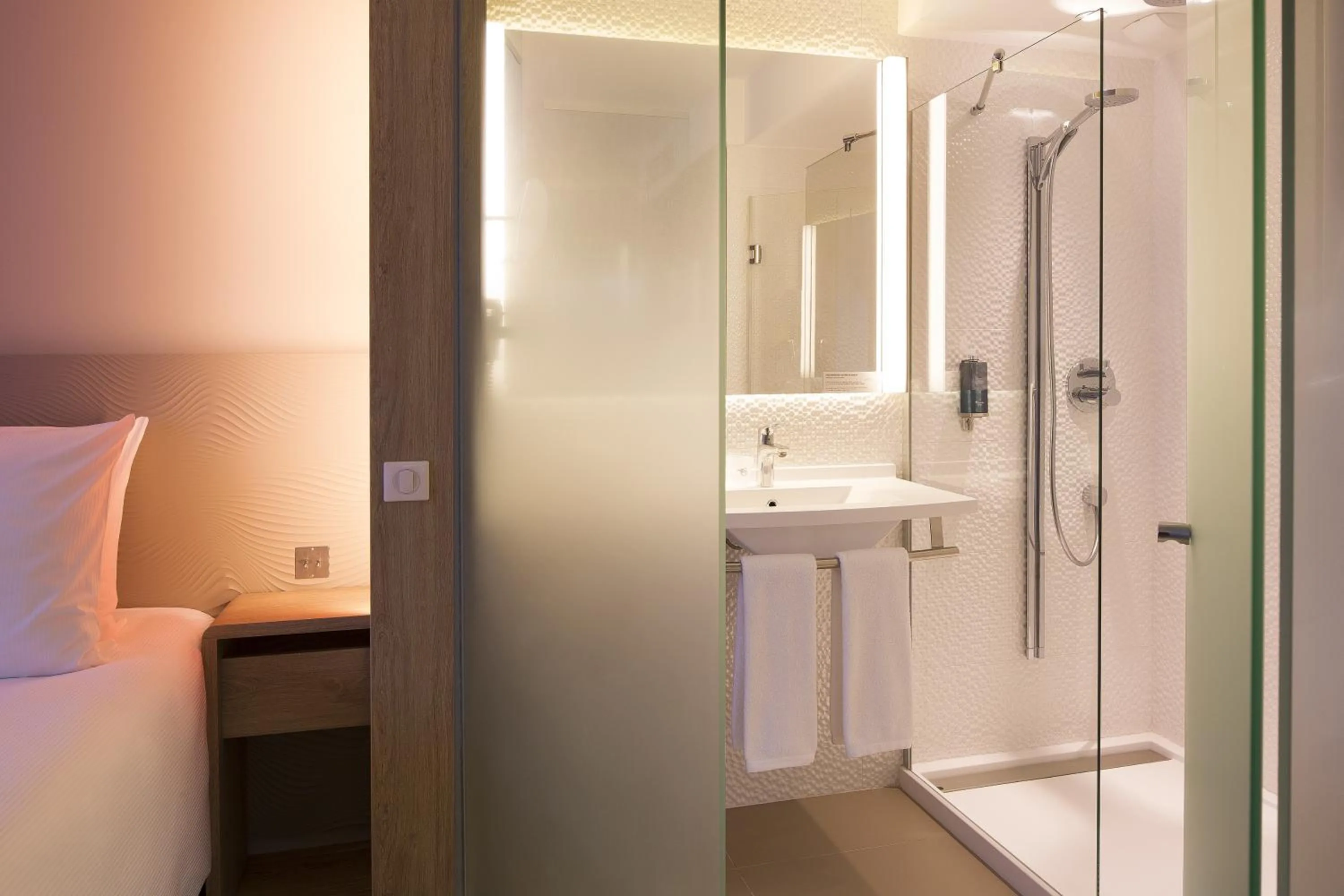 Standard Double or Twin Room in Oceania Paris Roissy CDG