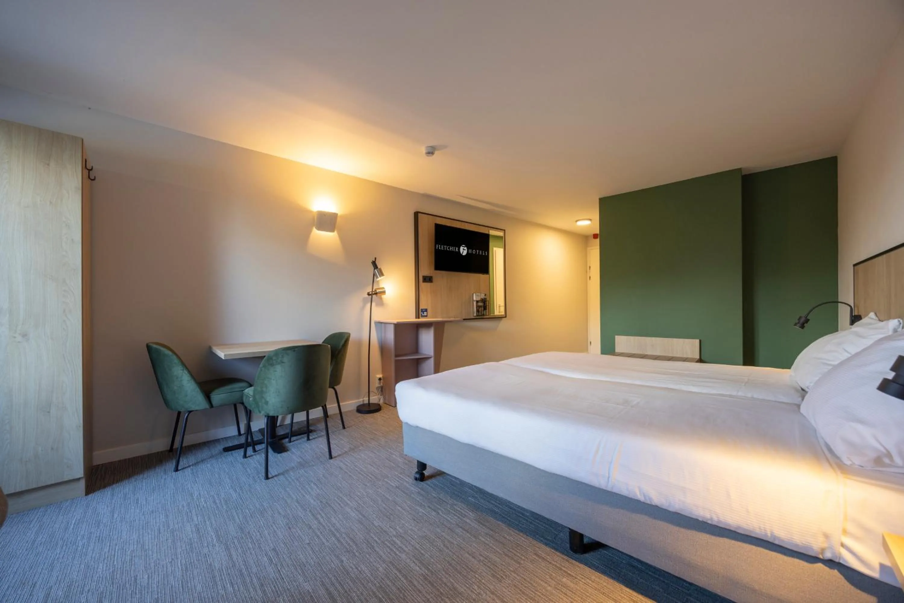 Comfort Double Room with Lake View in Fletcher Hotel - Resort Spaarnwoude