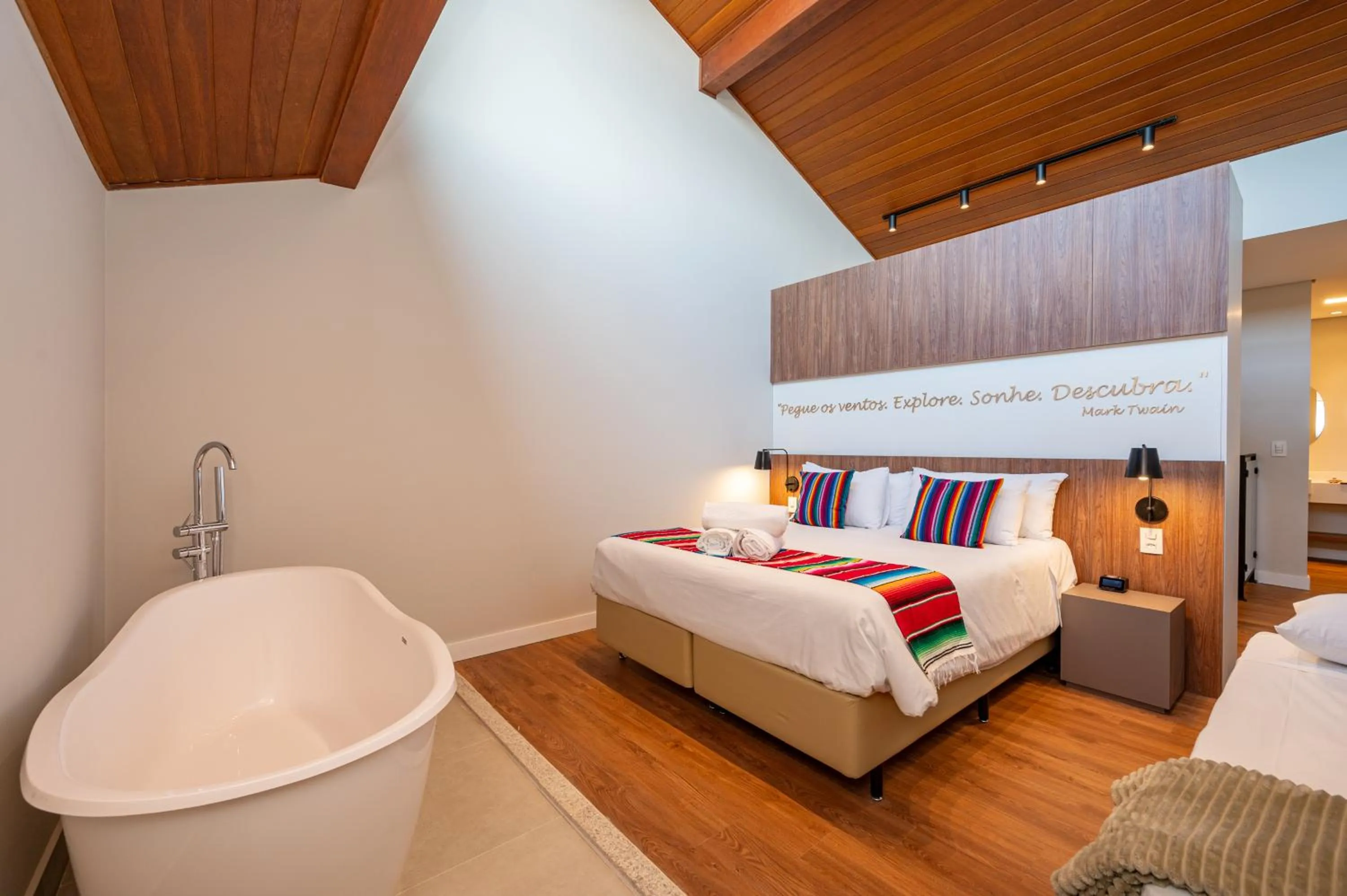 Deluxe Family Suite in Wanderlust Experience Hotel BW Signature Collection OFICIAL