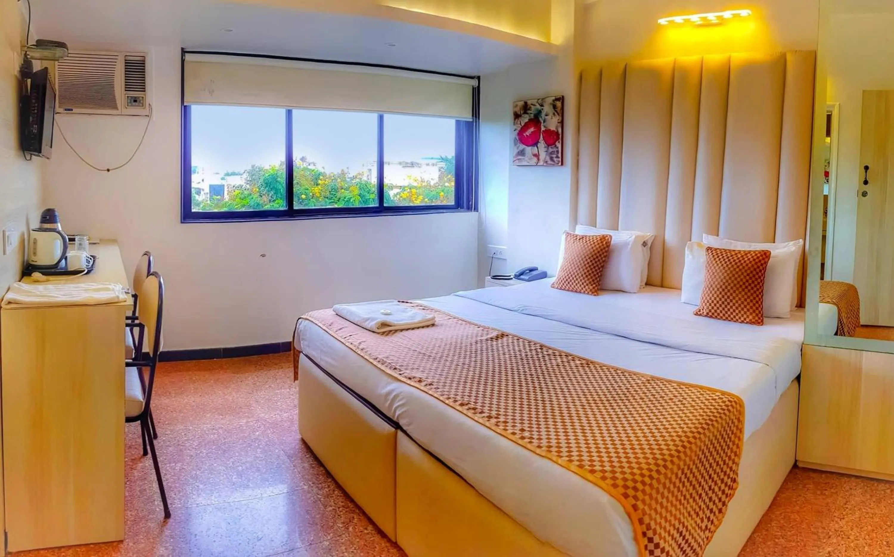 Deluxe Double Room in Hotel Samraj