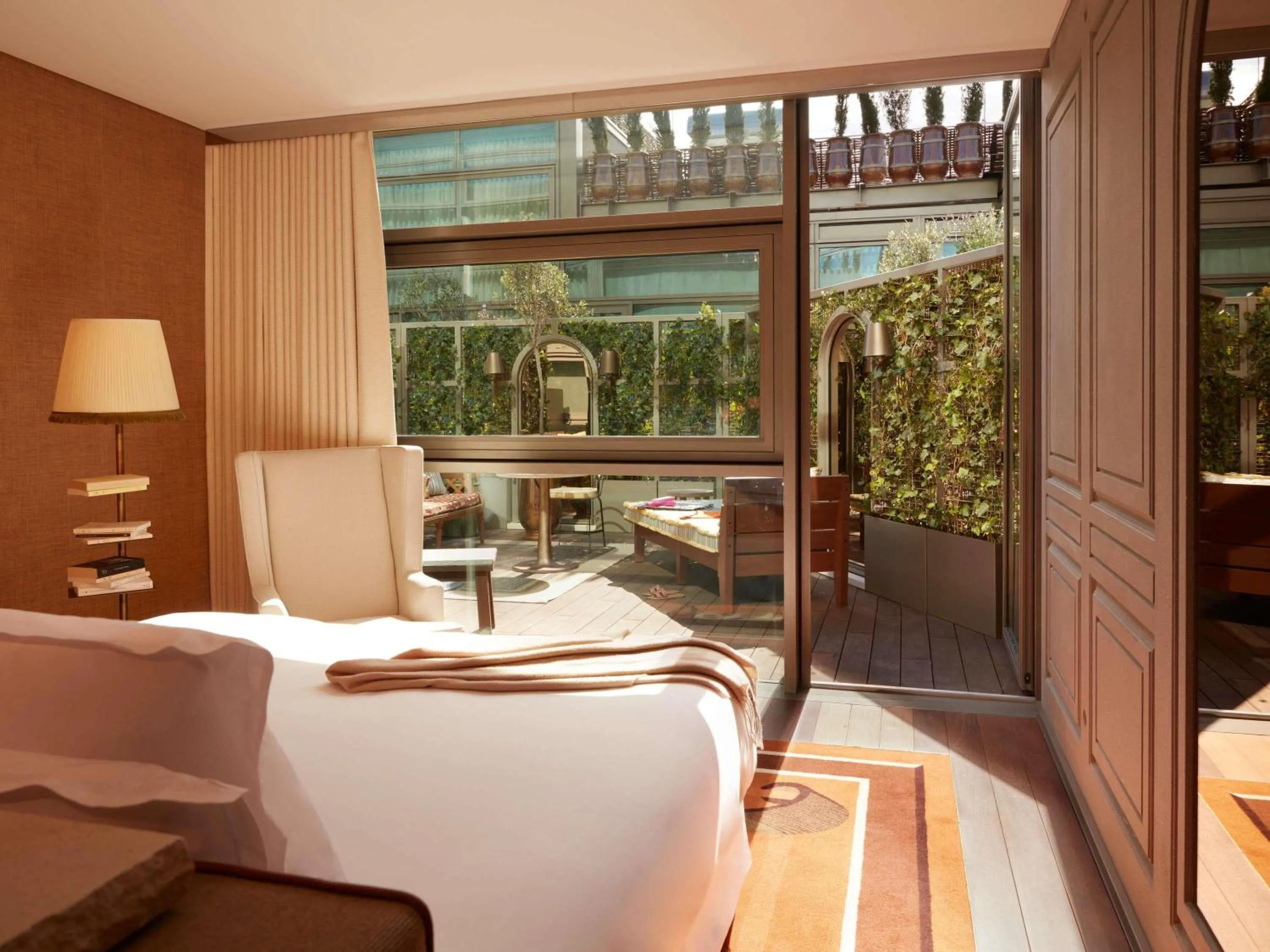 Deluxe Terrace King Room in Mondrian Bordeaux Les Carmes