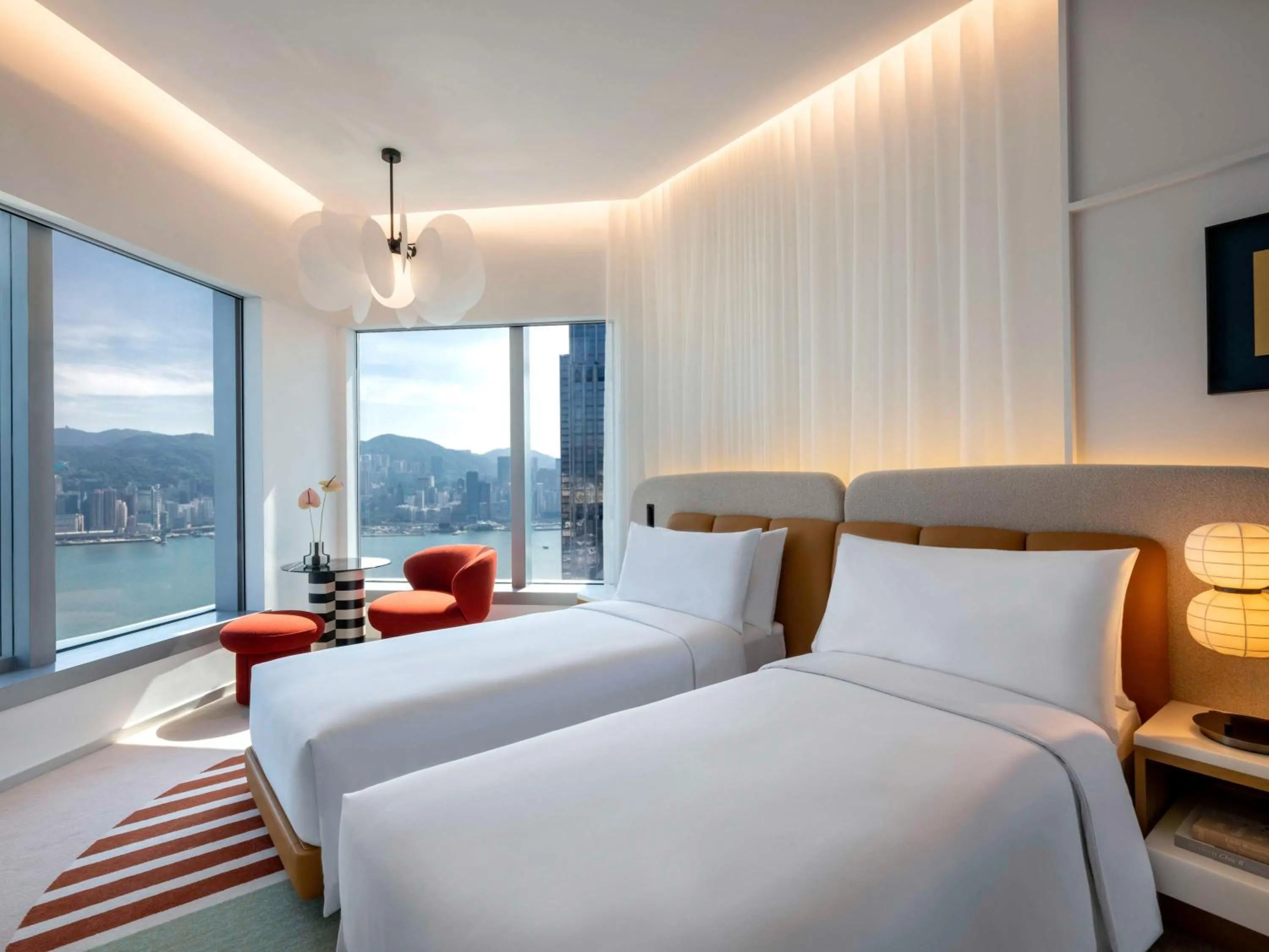 Harbor Deluxe Twin Room in Mondrian Hong Kong