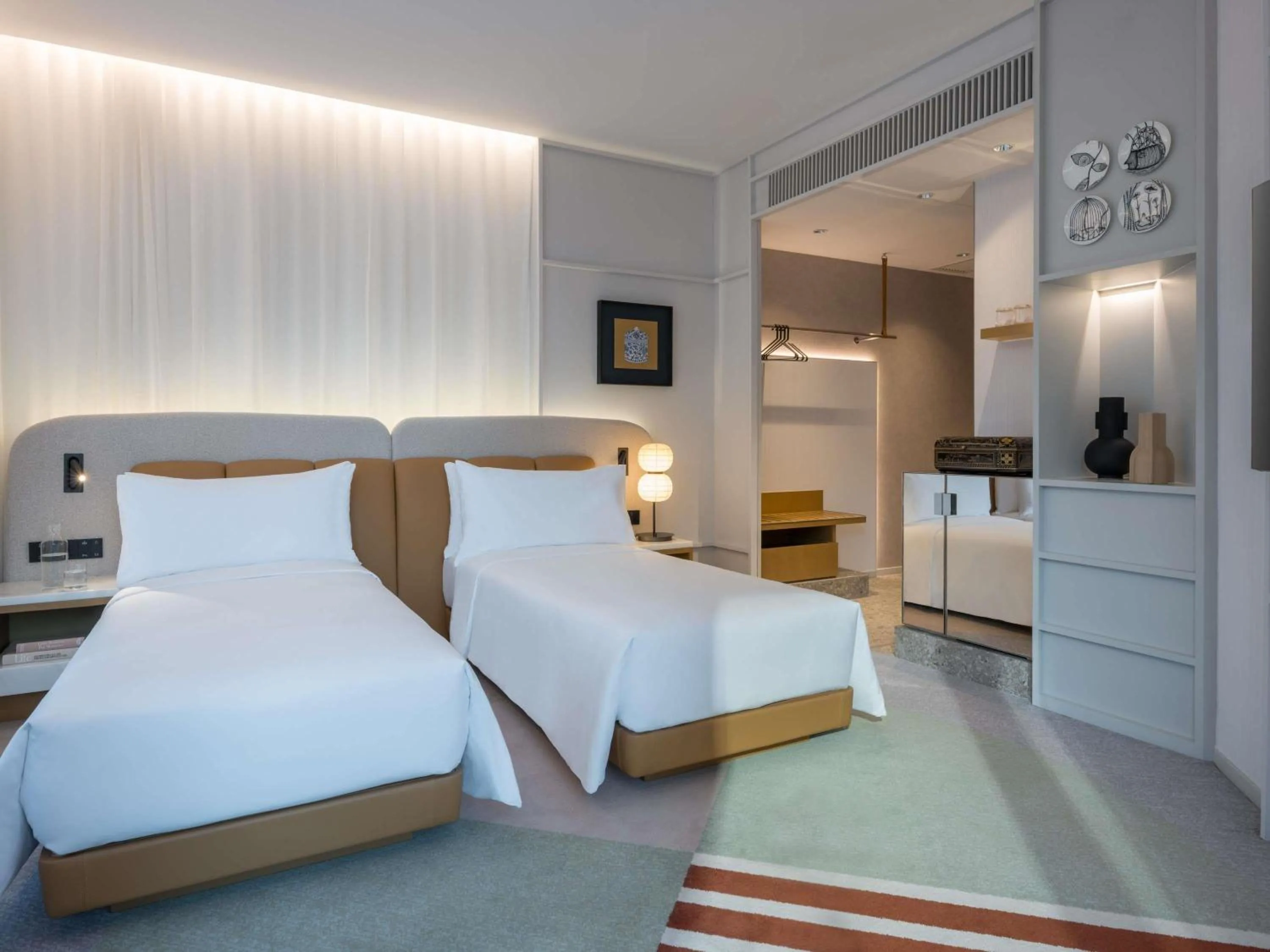 Premier Harbor Twin Room in Mondrian Hong Kong