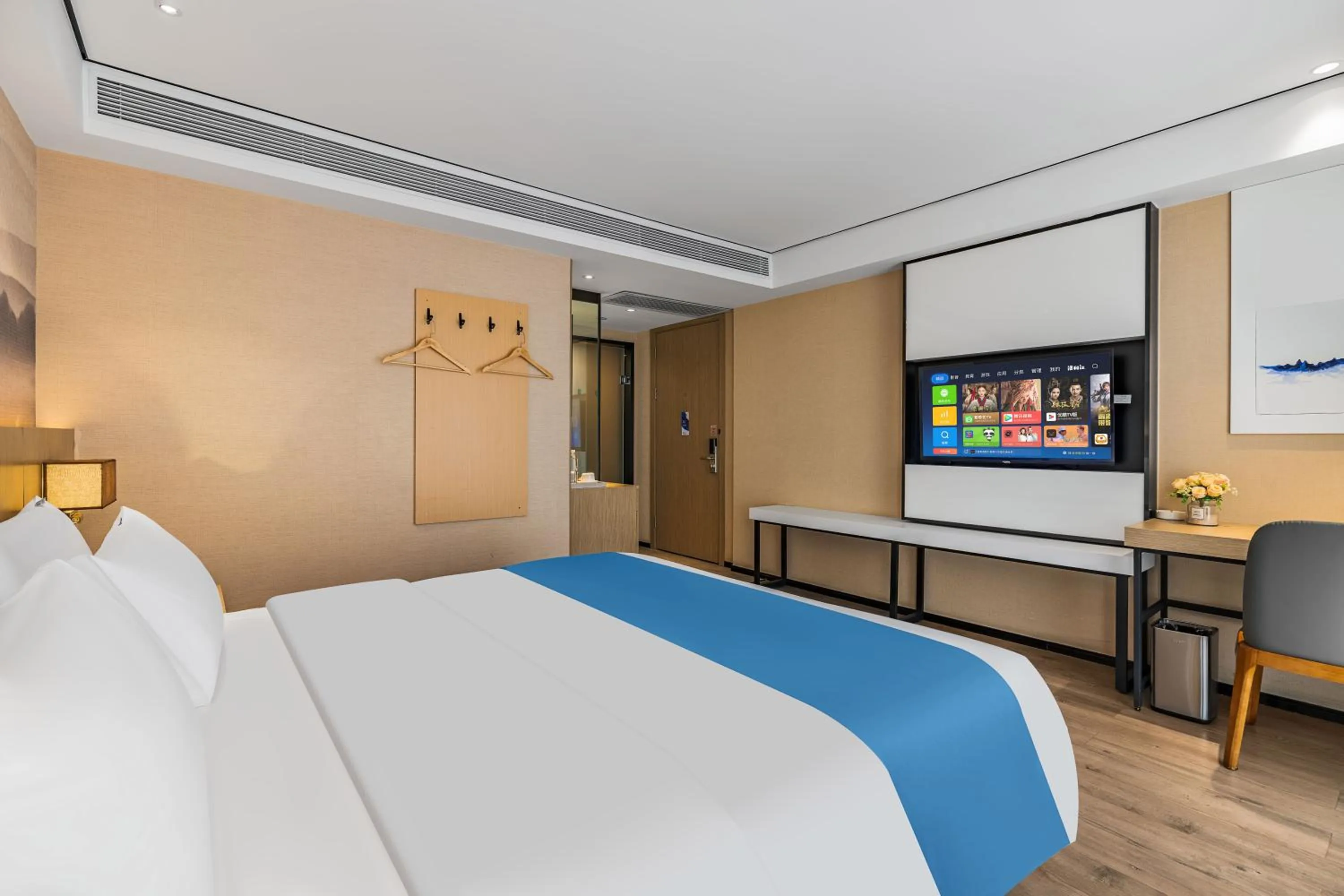 Comfort King Room - Non-Smoking in Ramada Encore by Wyndham Kunming Guandu