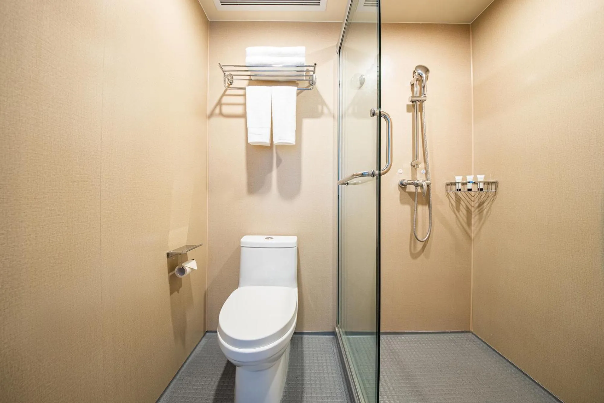 Deluxe King Family Room - Non-Smoking in Ramada Encore by Wyndham Kunming Guandu