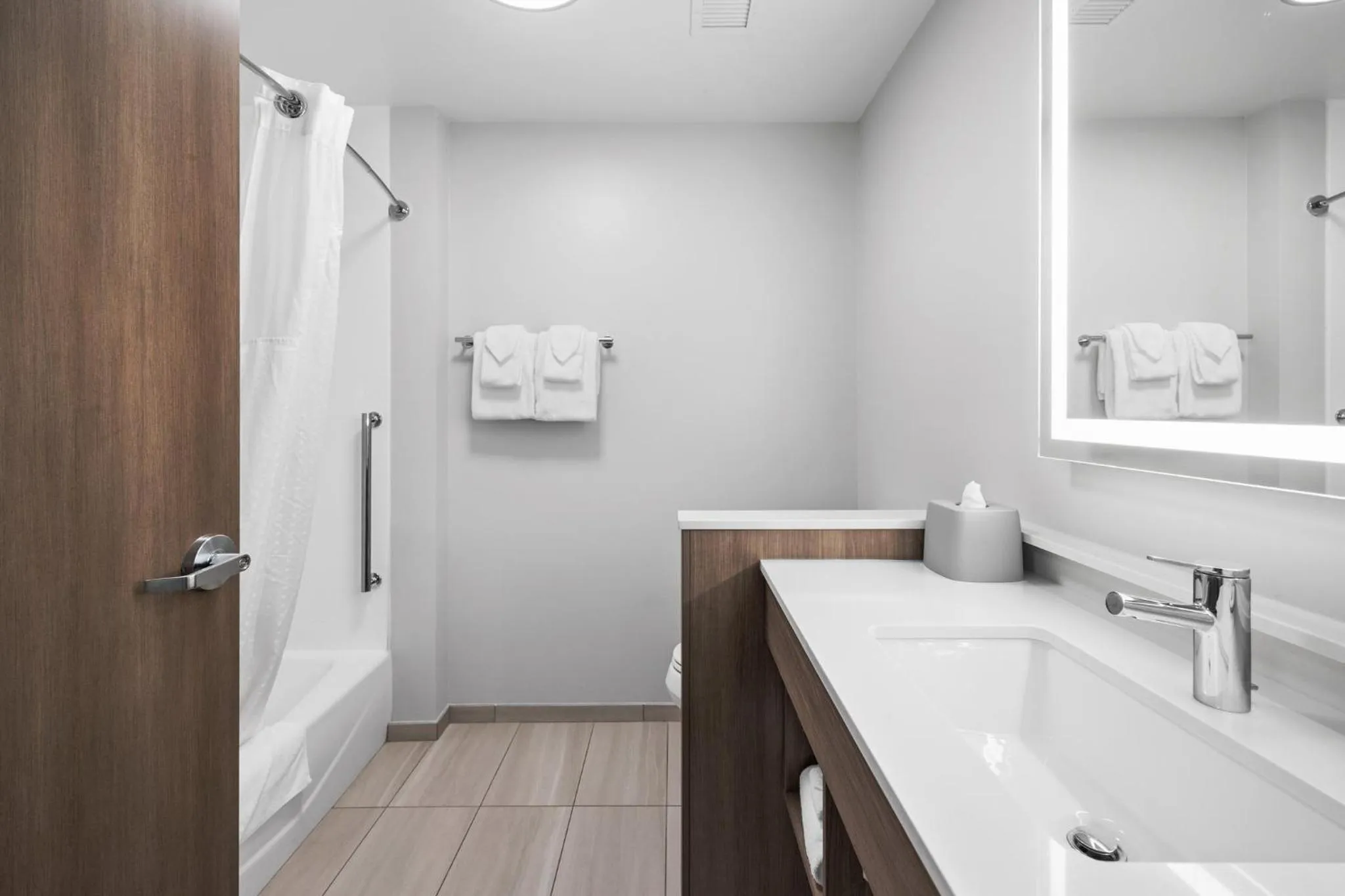 Queen Room with Two Queen Beds - Hearing Accessible/Non-Smoking in Holiday Inn Express & Suites Marinette