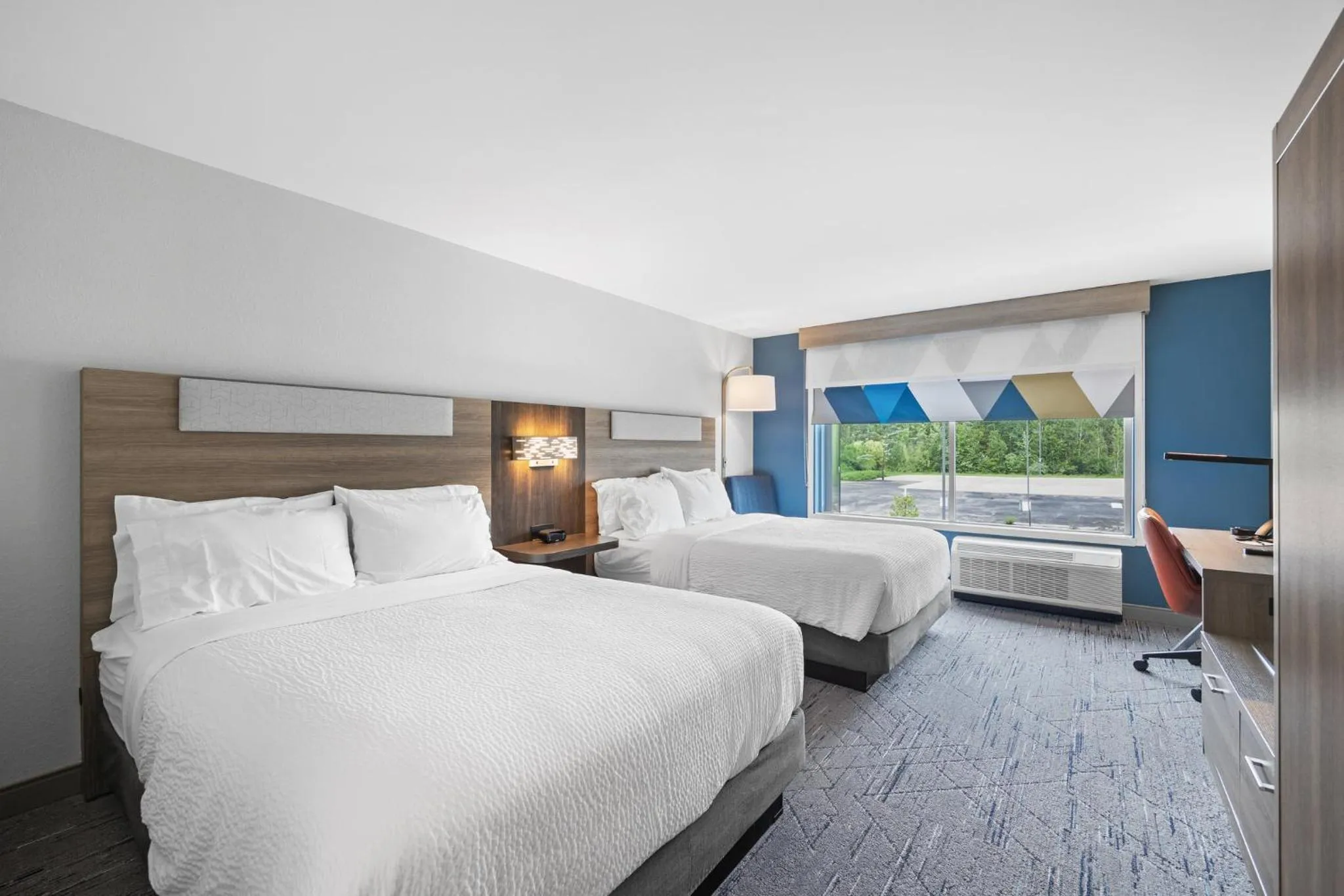 Standard Room with Two Queen Beds in Holiday Inn Express & Suites Marinette