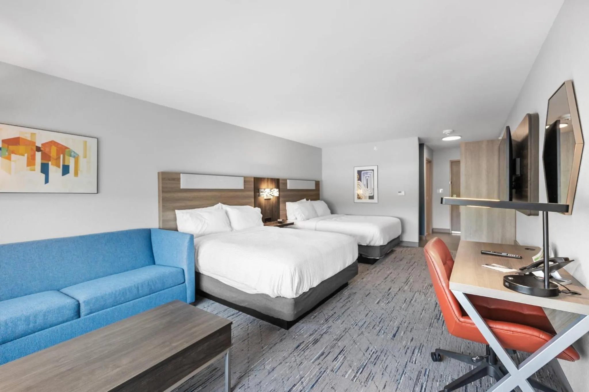 Queen Suite with Two Queen Beds in Holiday Inn Express & Suites Marinette