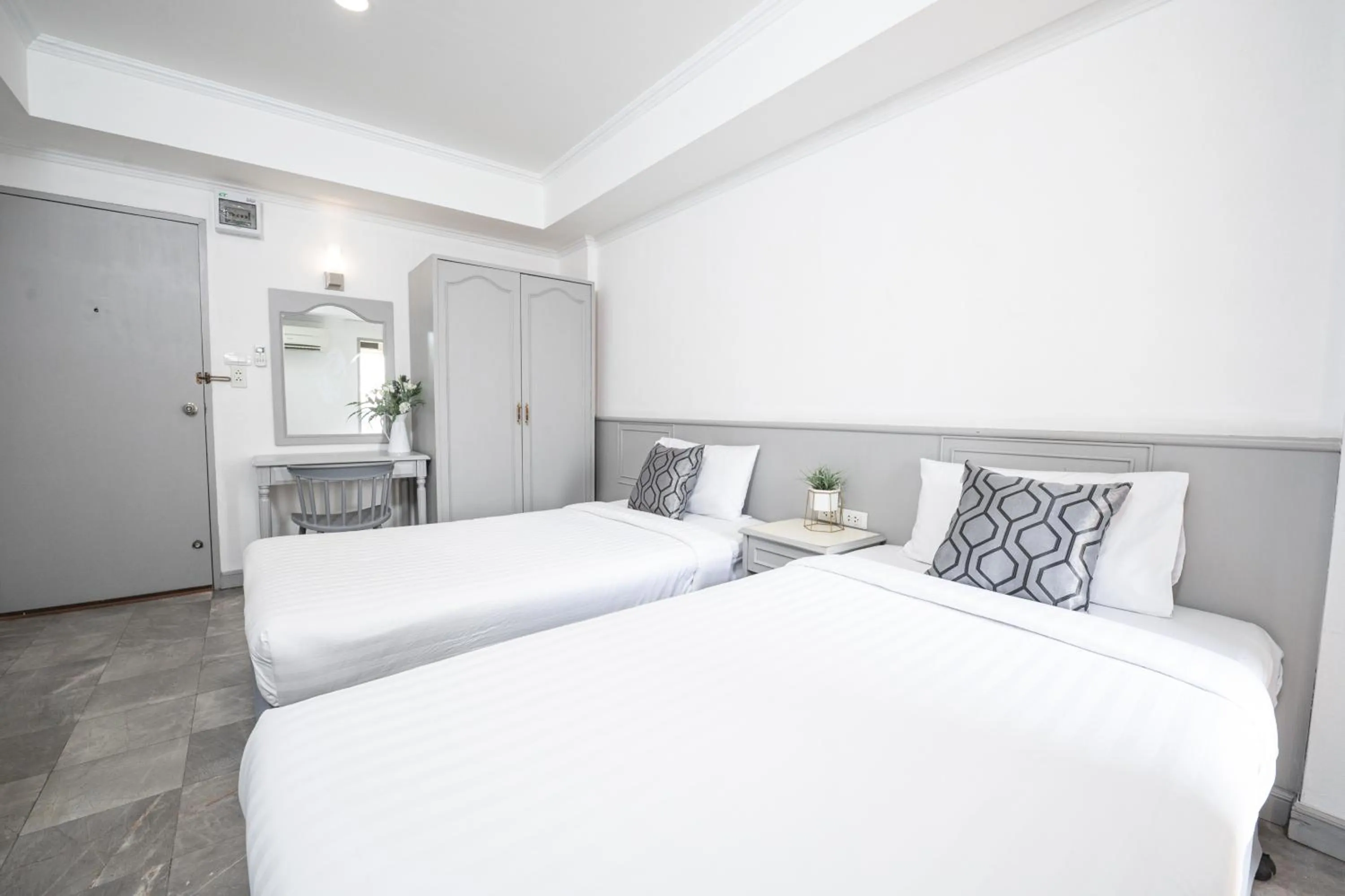 Standard Twin Room in Chaipat Hotel