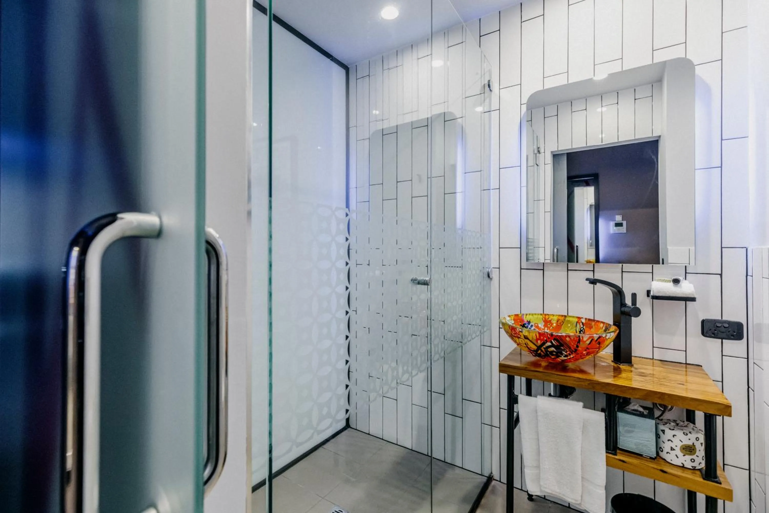 Hotel Queen with Free WIFI in The Constance Fortitude Valley