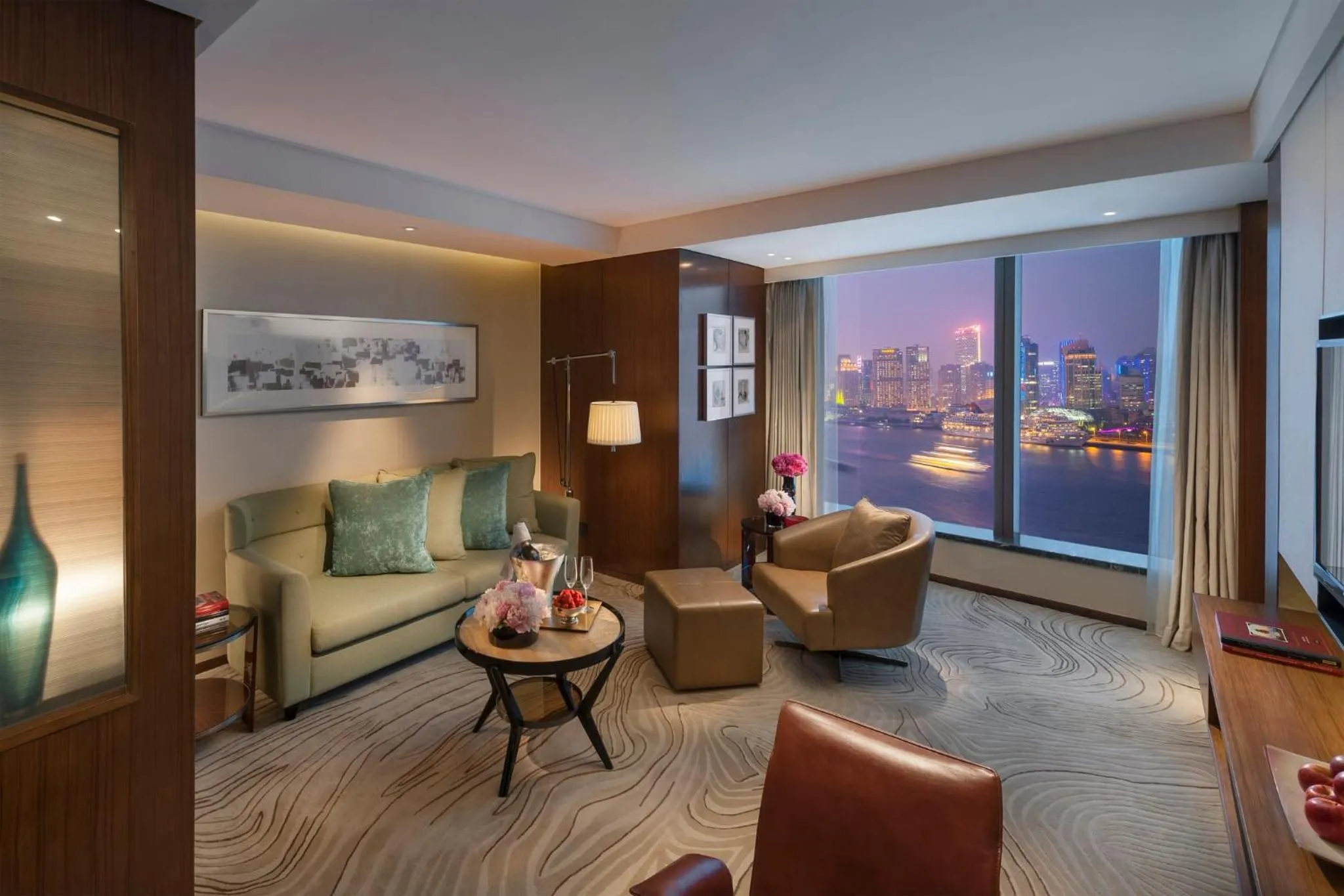Harbor City Suite in Mandarin Oriental Pudong, Shanghai