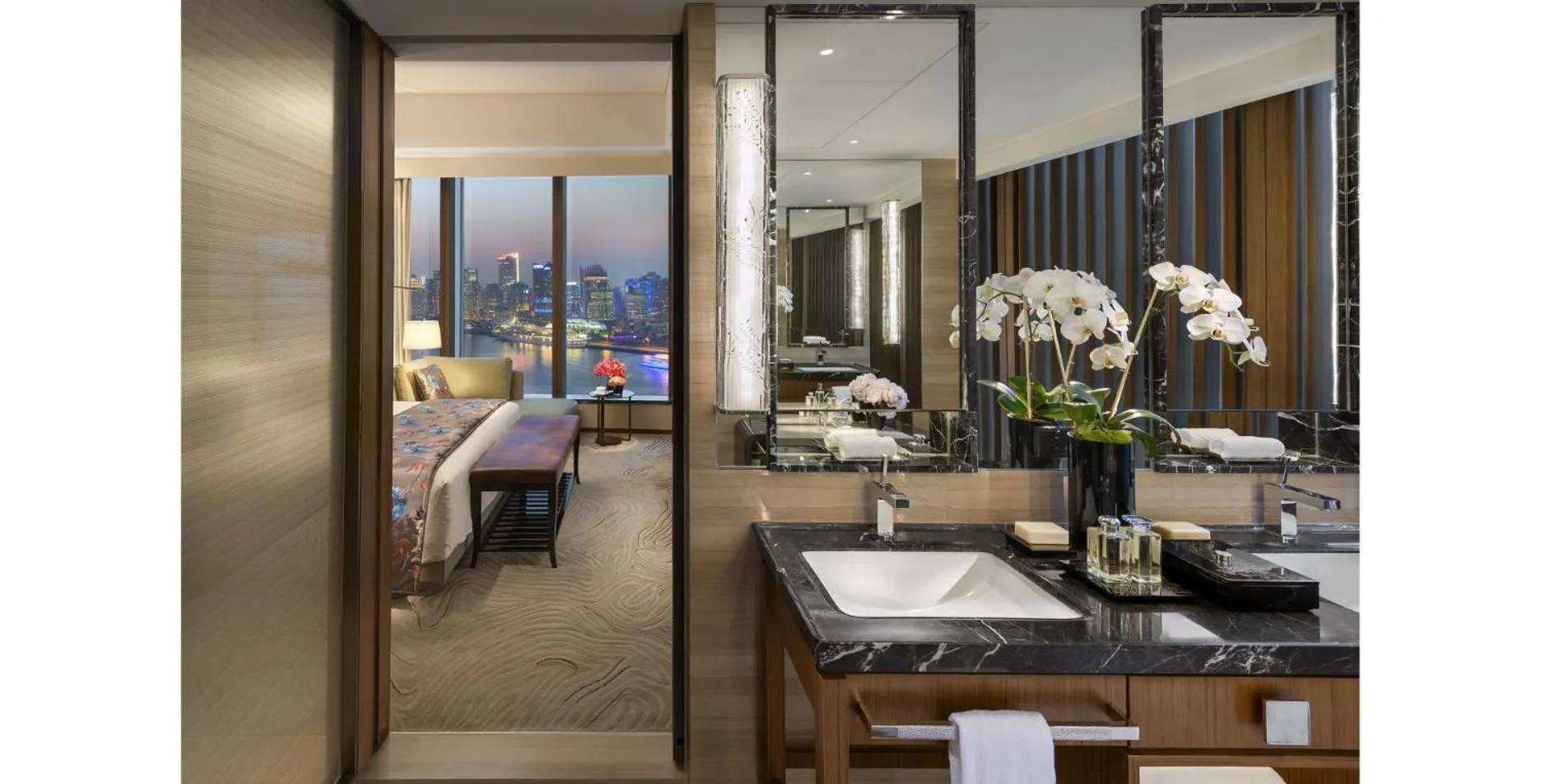 Twin Star Suite King in Mandarin Oriental Pudong, Shanghai