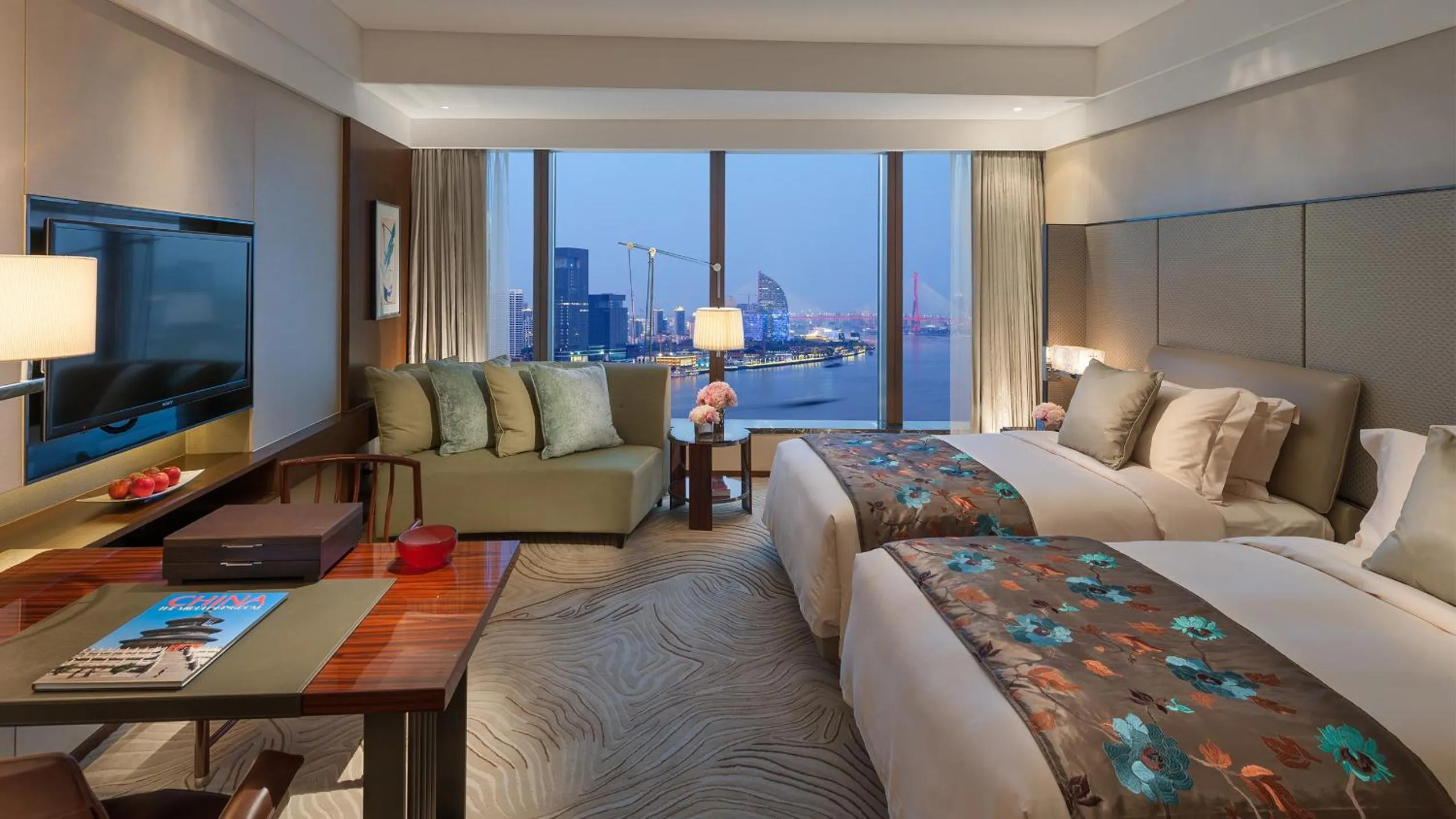 Club River View Room Twin - single occupancy in Mandarin Oriental Pudong, Shanghai