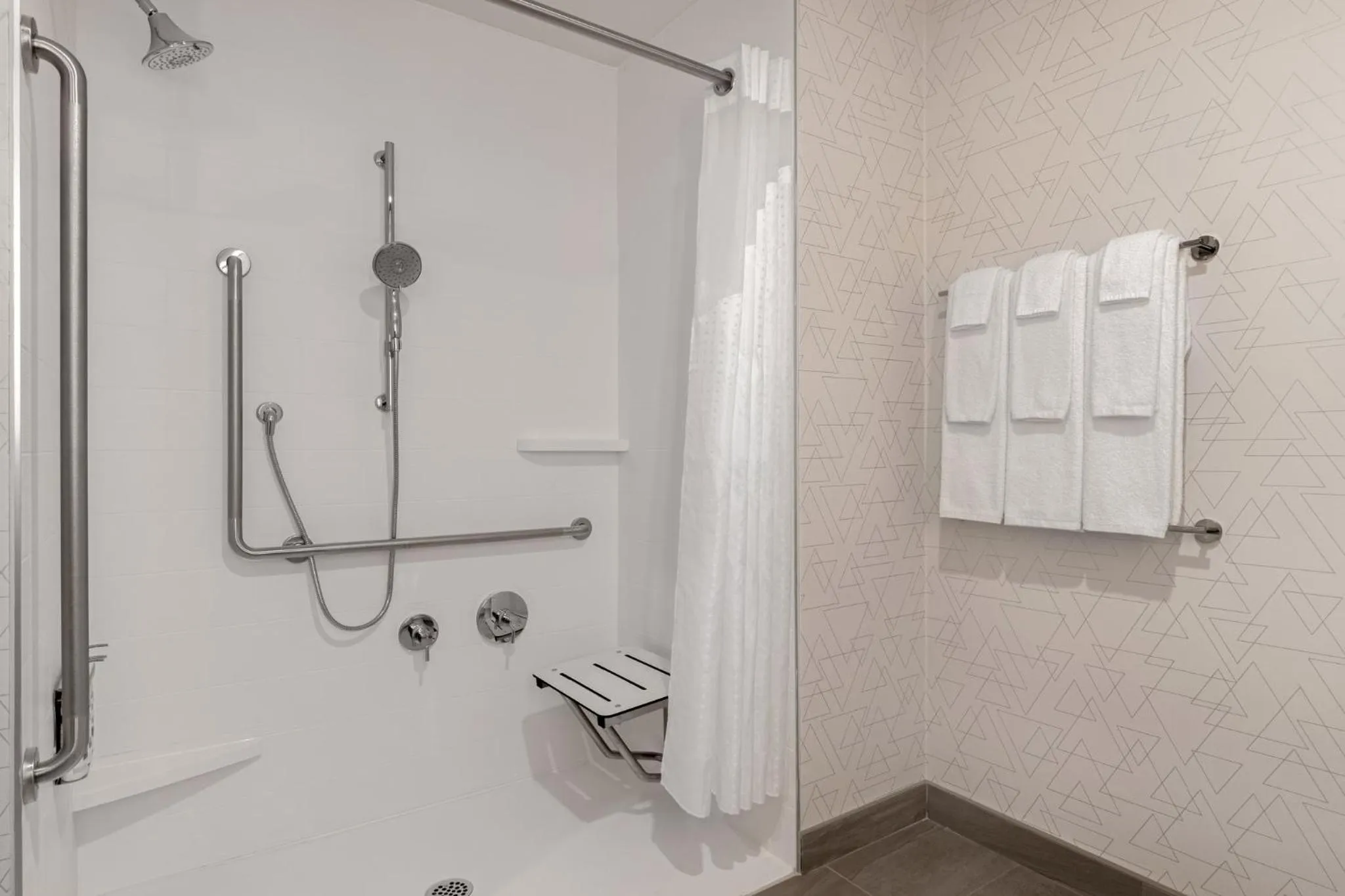 Deluxe King Room - Hearing Accessible  in Holiday Inn Express & Suites St Thomas