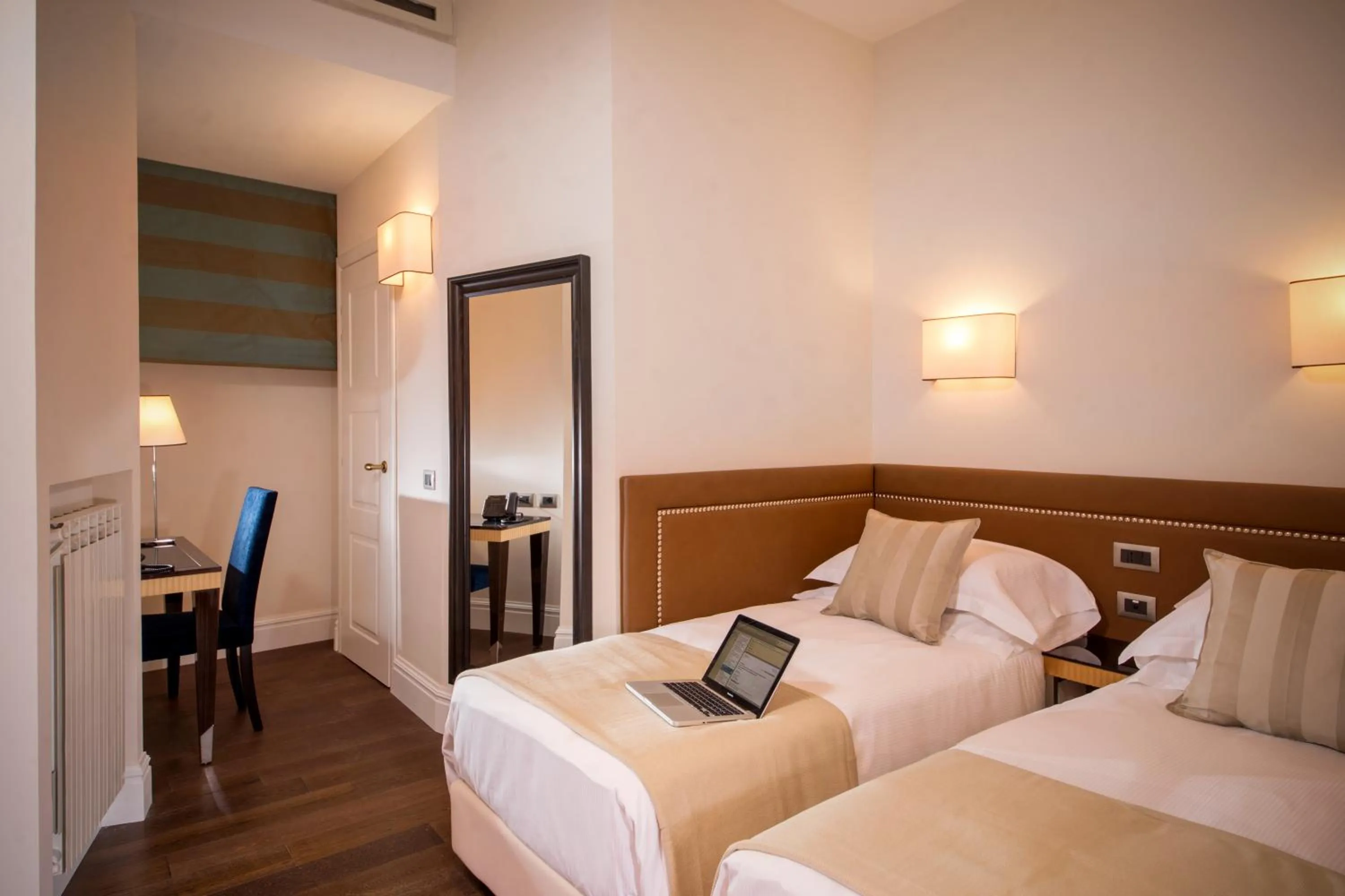 Small Double Room in Tridente Suites
