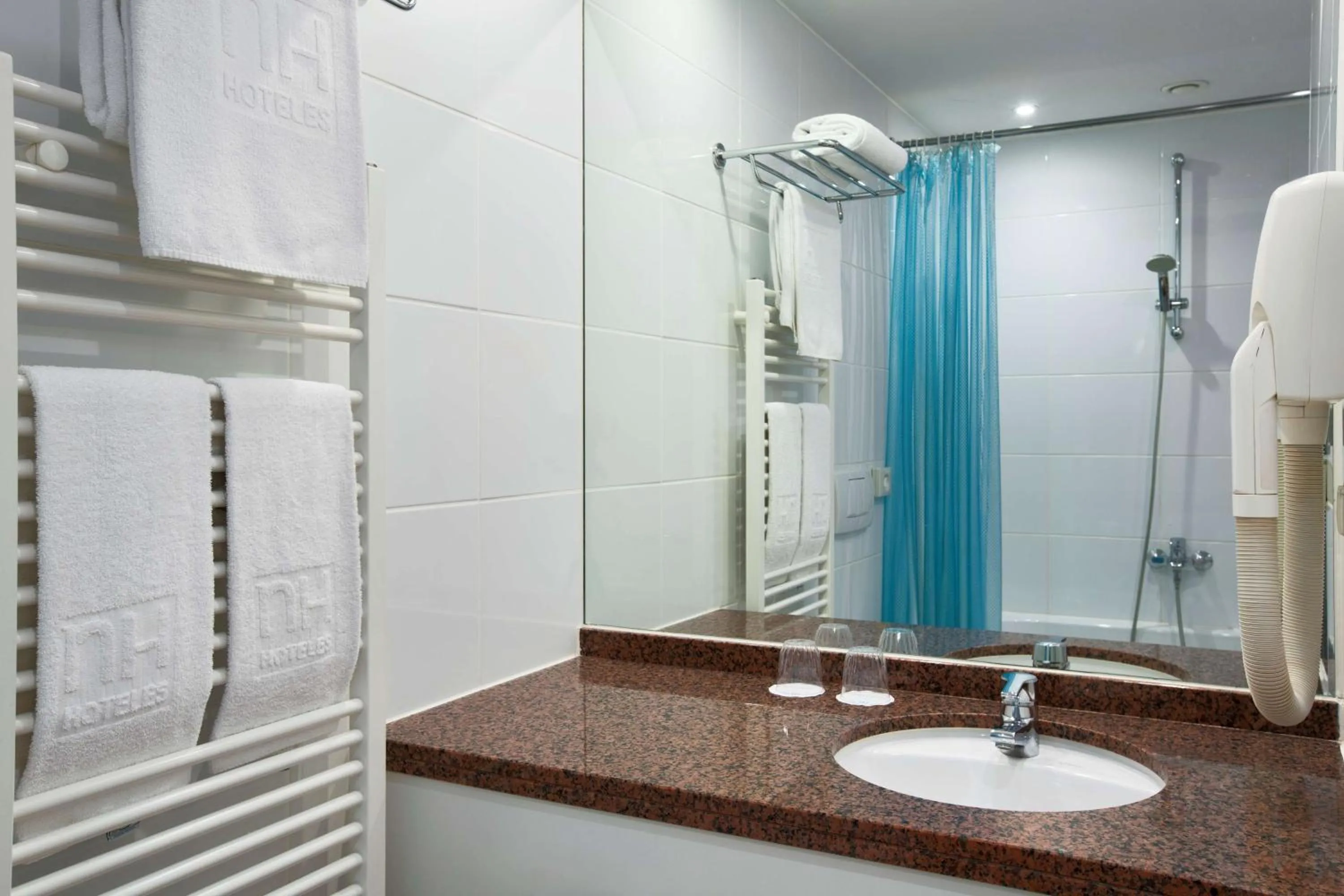 Standard Twin Room in NH Atlantic Den Haag