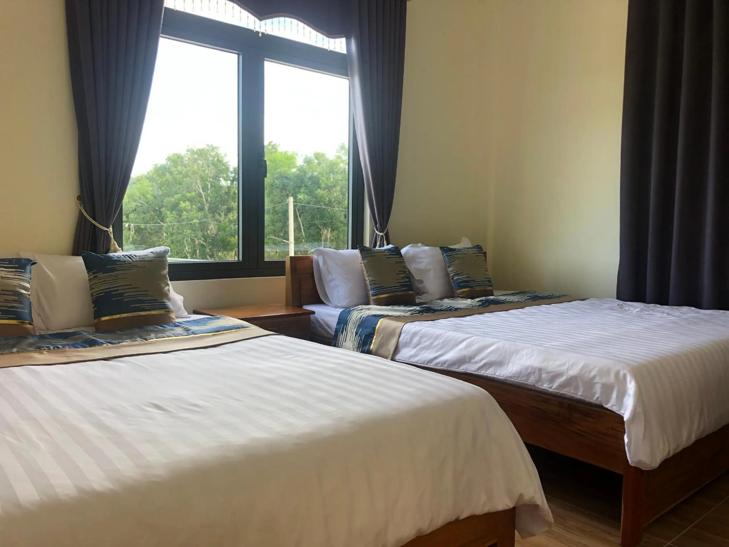 Quadruple Room in Hoàng Đô Hotel