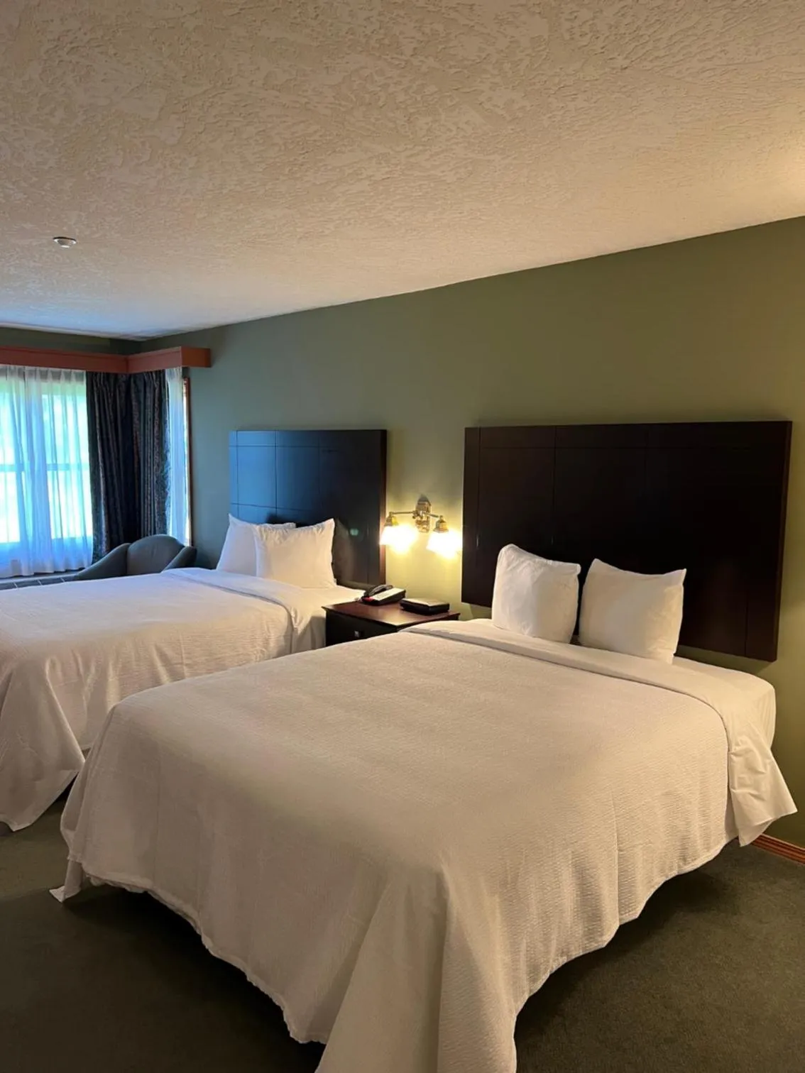 Queen Room in The Grand Hotel Nanaimo