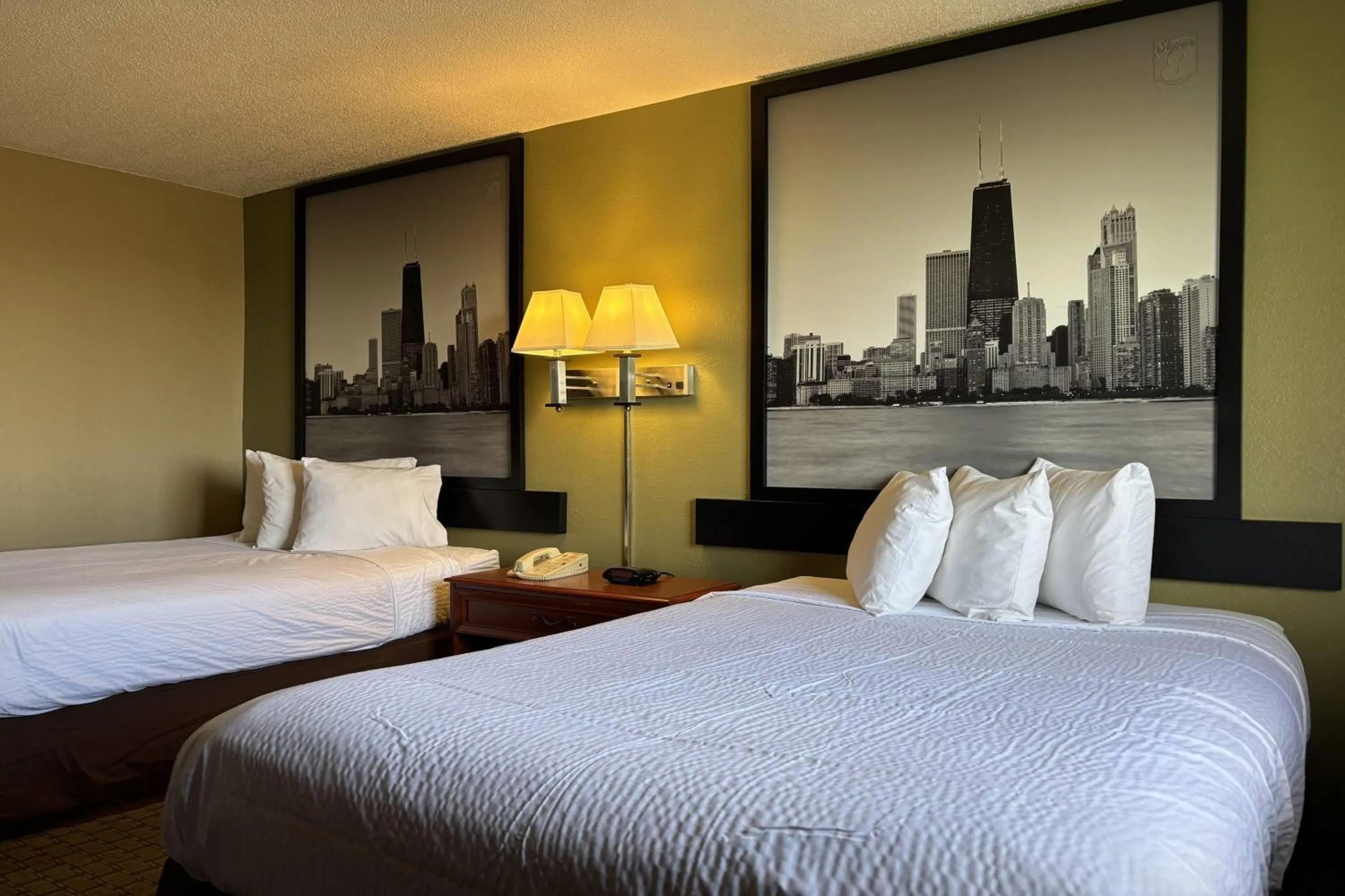 Queen Room with Two Queen Beds - Non-Smoking in Super 8 by Wyndham Pontiac