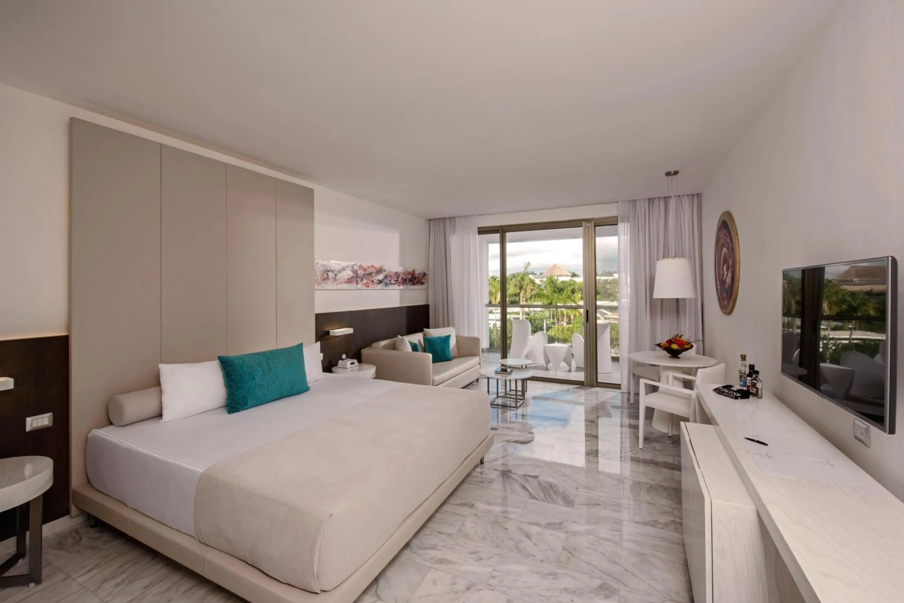 Deluxe Junior Suite - single occupancy in Platinum Yucatan Princess Adults Only - All Inclusive