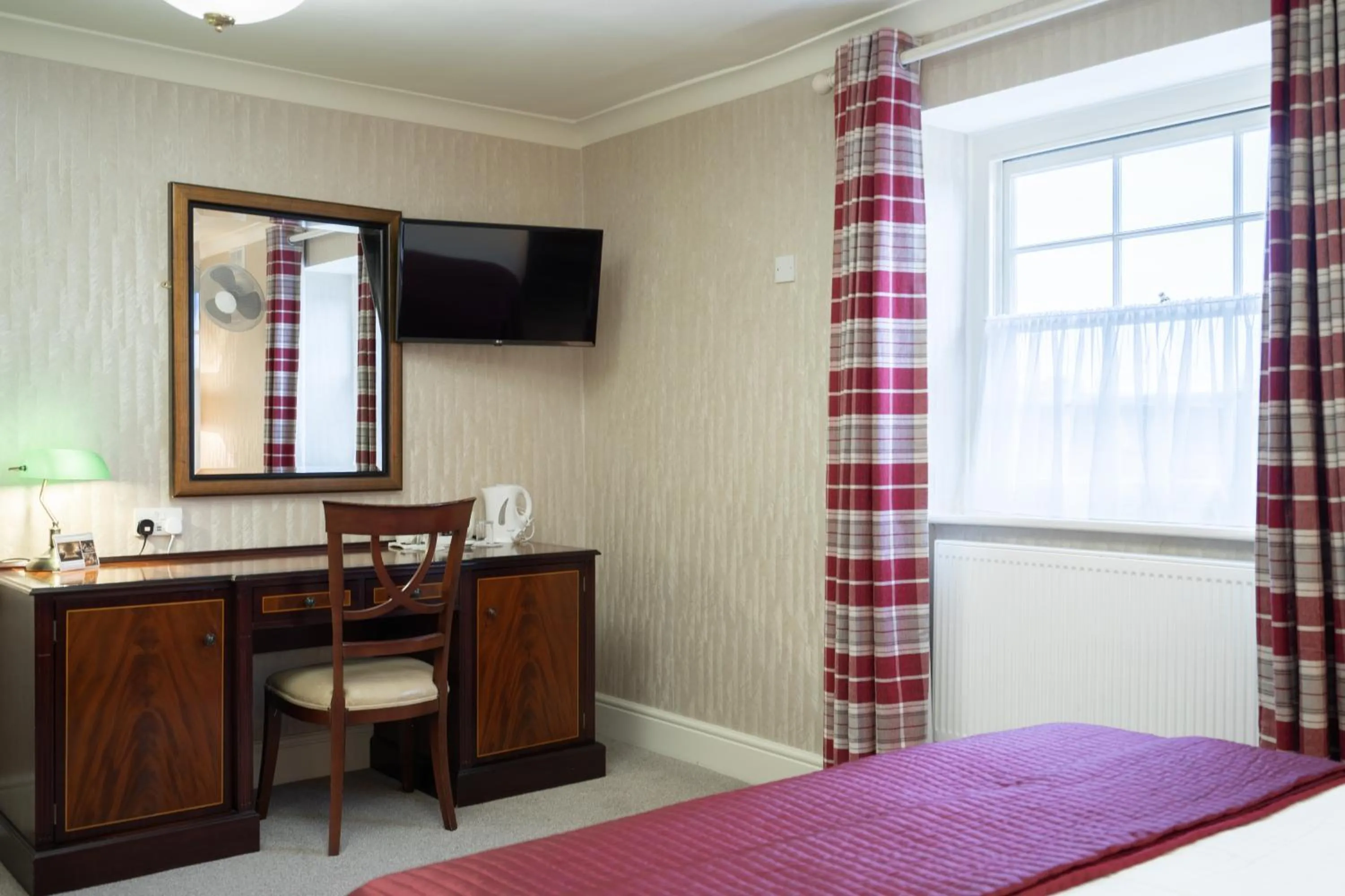 Classic Double Room in The Clarendon Hotel