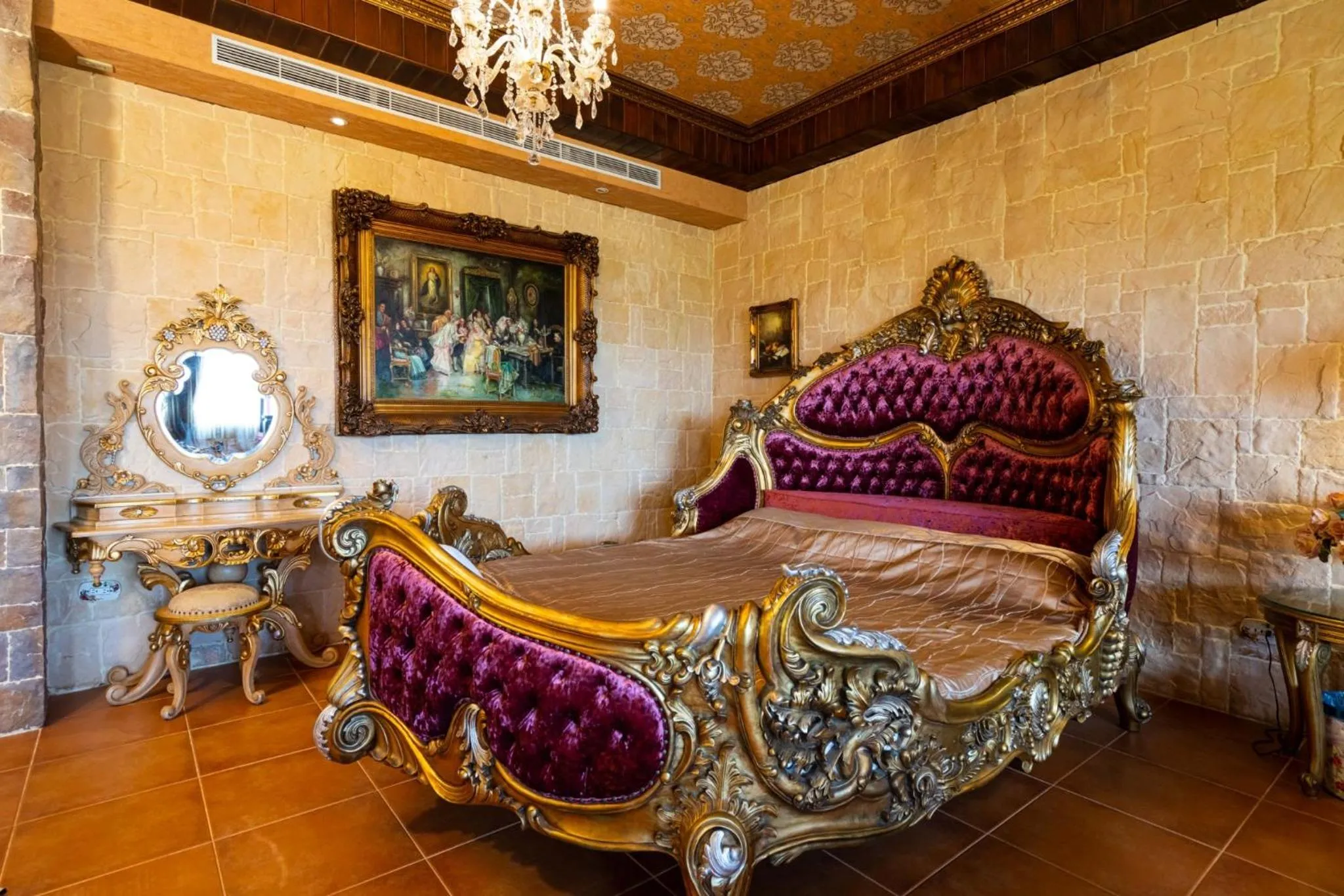Luxury King Room in Xin Yuan My Dream Castle