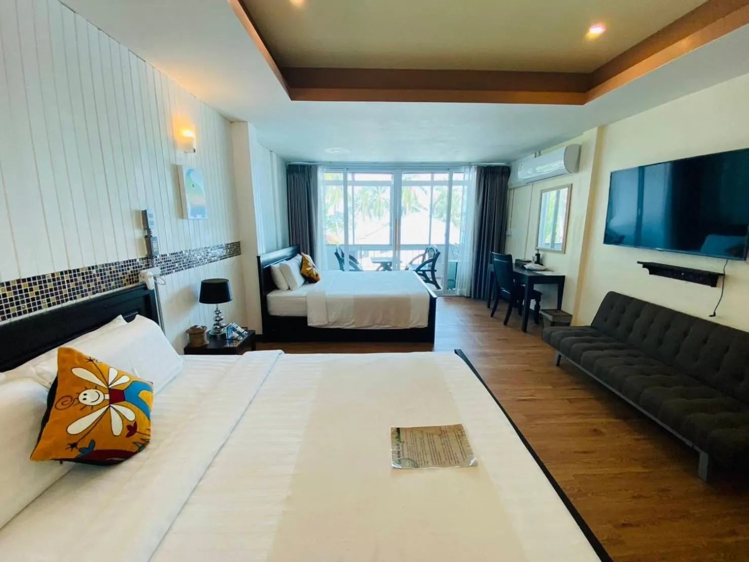 Family Room with Side Sea View in Talay Sai @ Thung Wua Laen