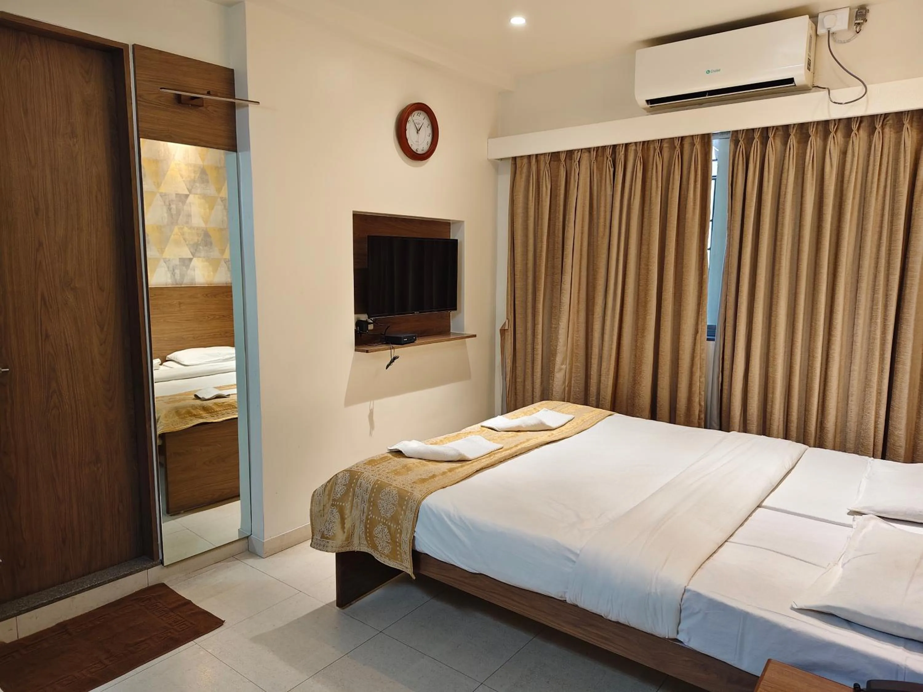 Budget Double or Twin Room - single occupancy in Hotel Shreyas