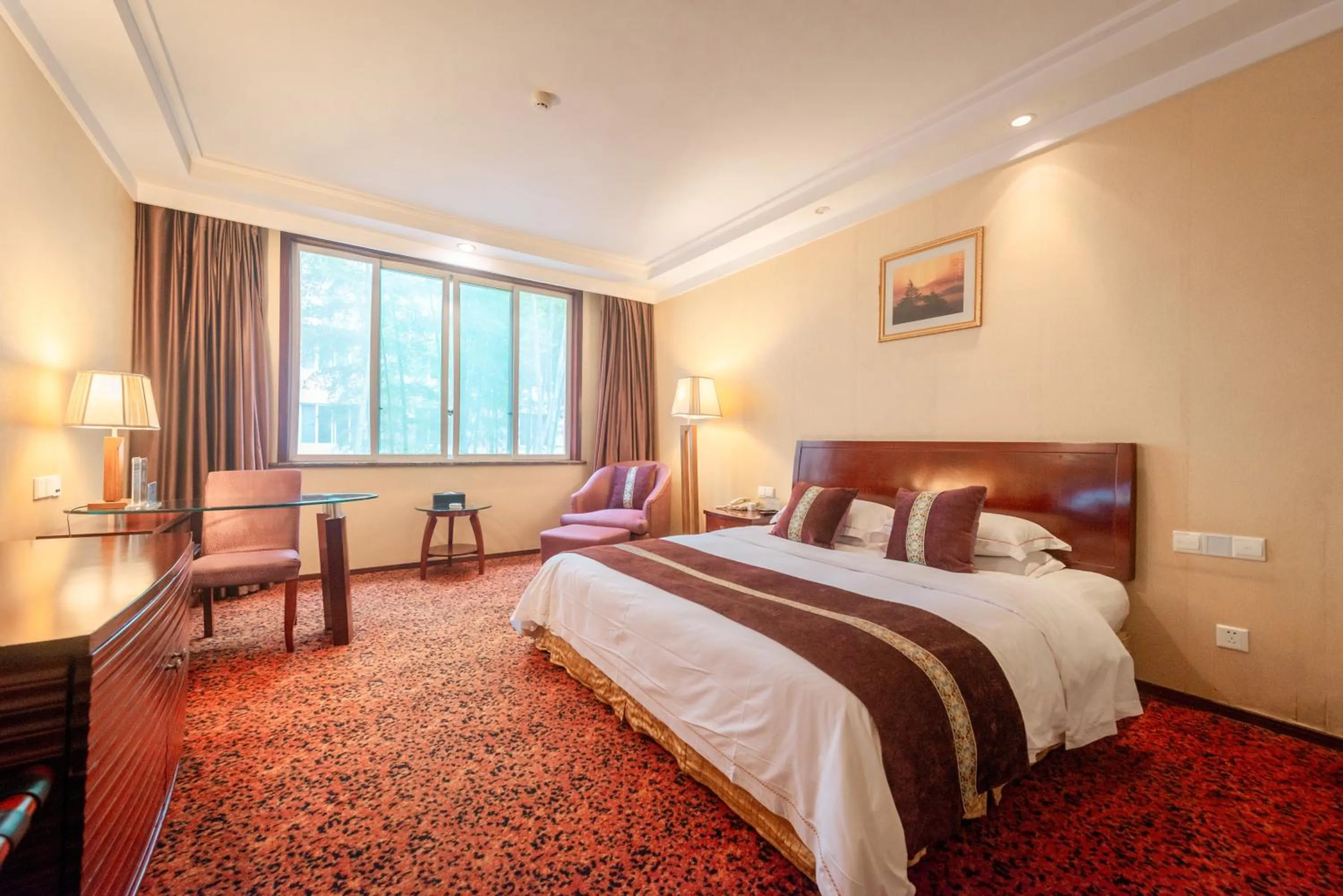 Executive Double Room A - Building 5（included 2 Hot Spring ticket)  in E-mei Mountain Hotel
