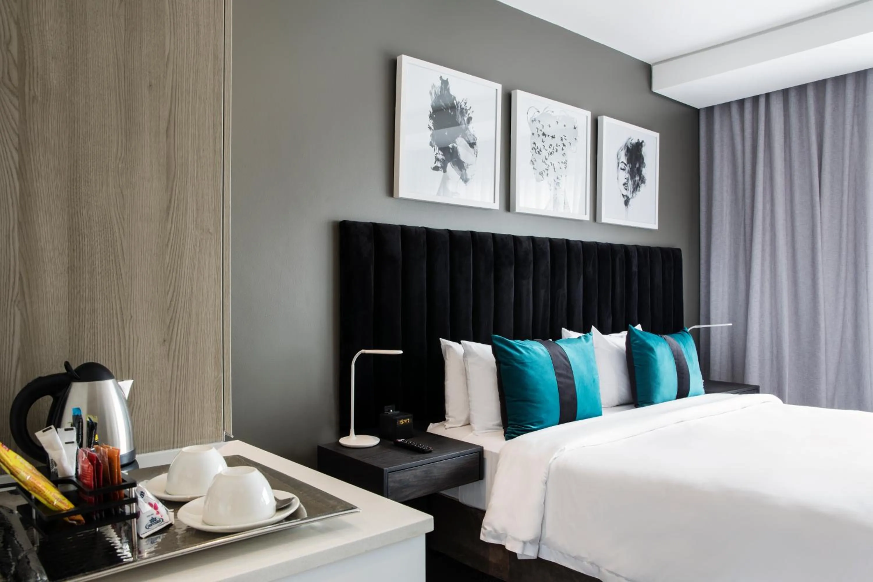 Standard Three-Bedroom Apartment in The Capital Empire