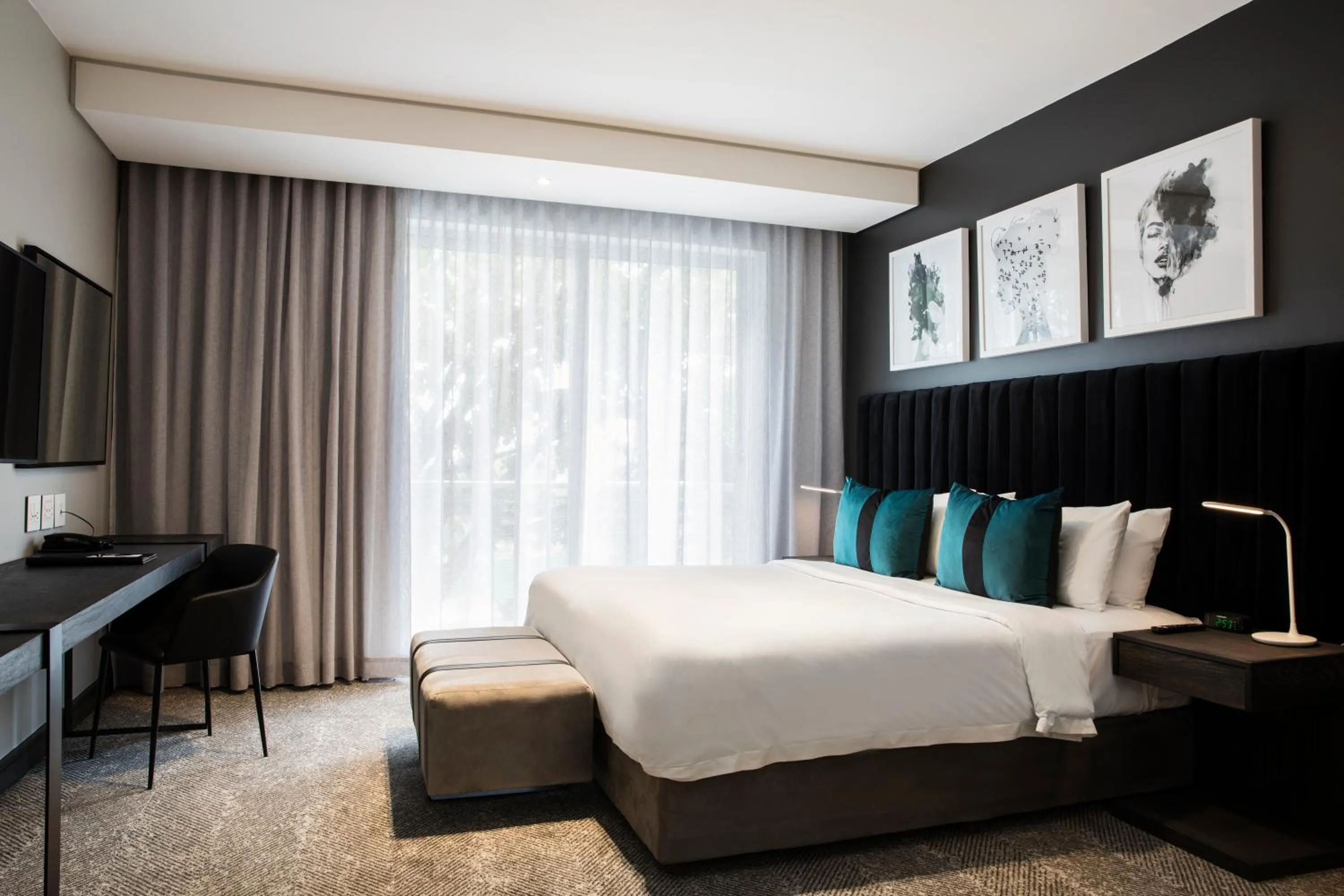 One-Bedroom Apartment in The Capital Empire