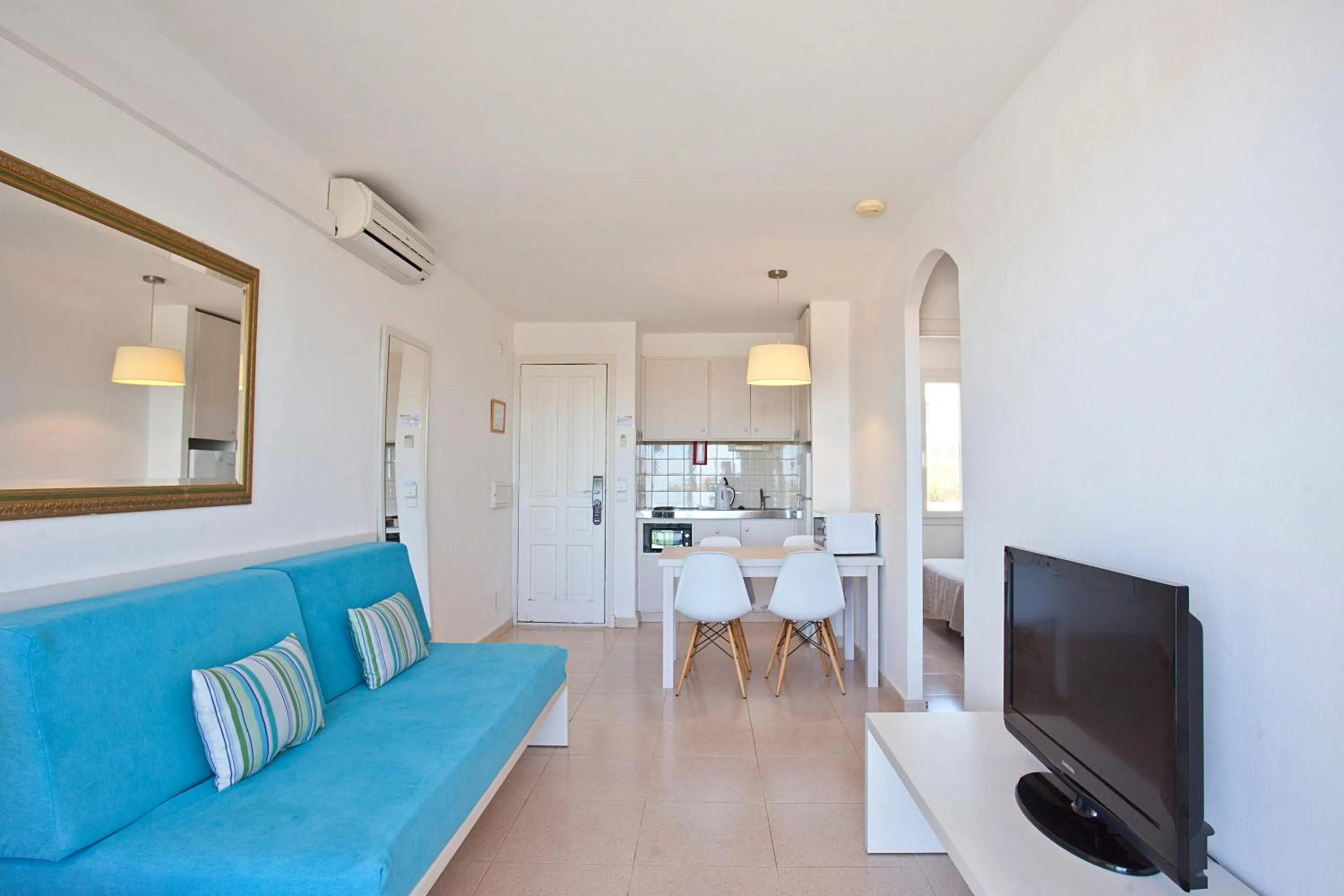 Basic Two-Bedroom Apartment in Seth Isla Paraiso