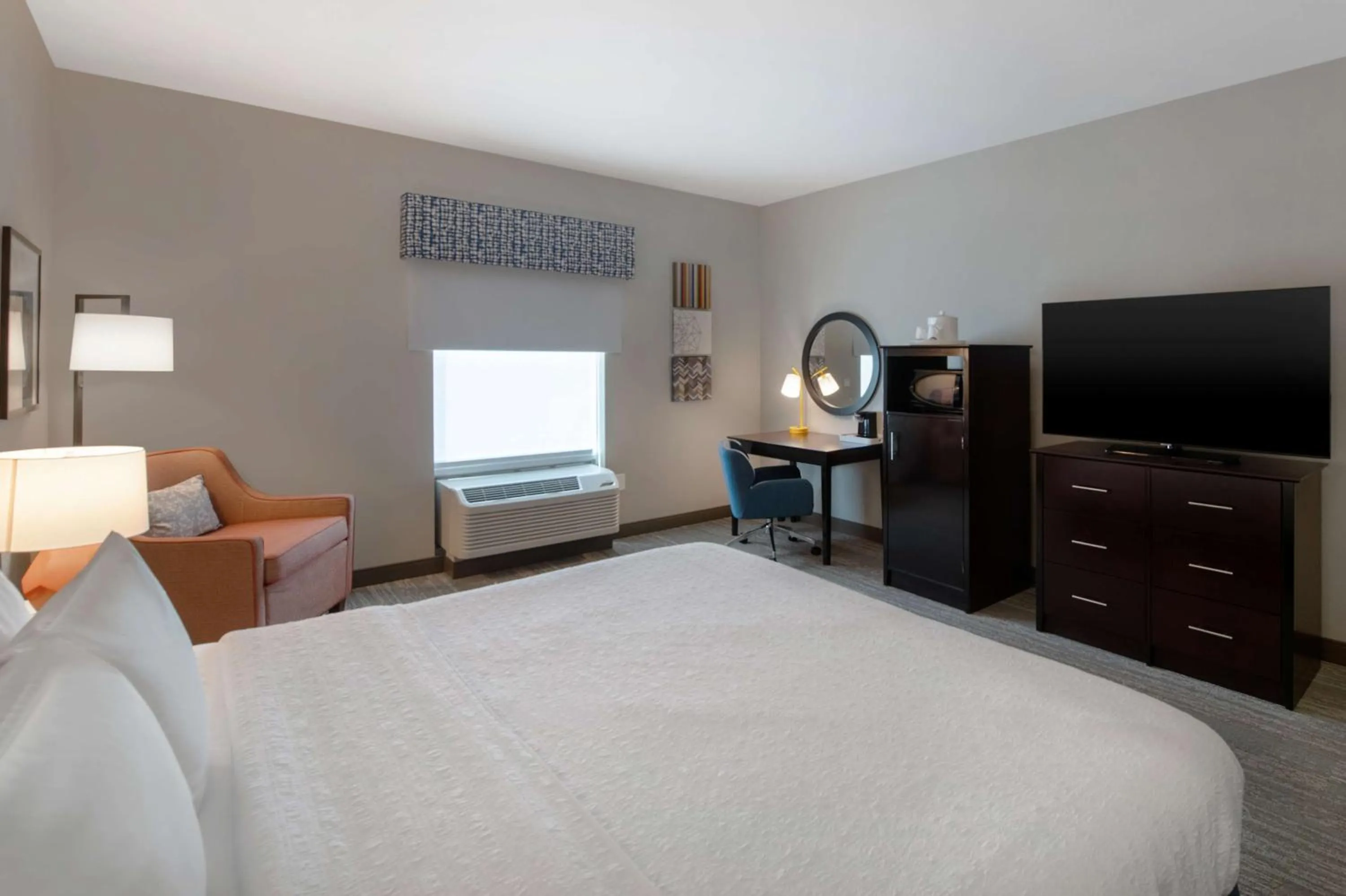 King Room - Hearing Access/Non-Smoking in Hampton Inn & Suites Harvey New Orleans Westbank