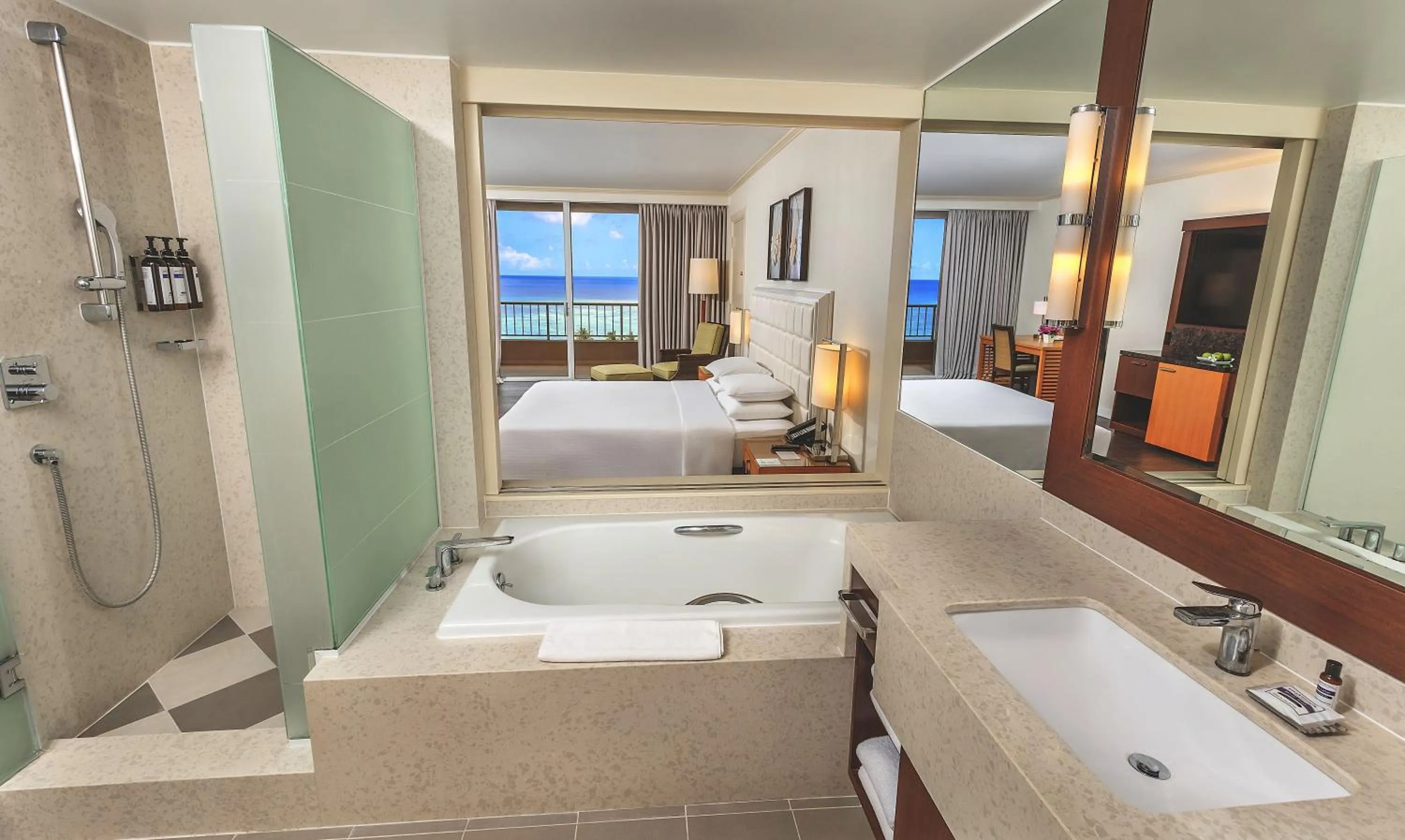 Deluxe King Room - Oceanfront in Hyatt Regency Guam