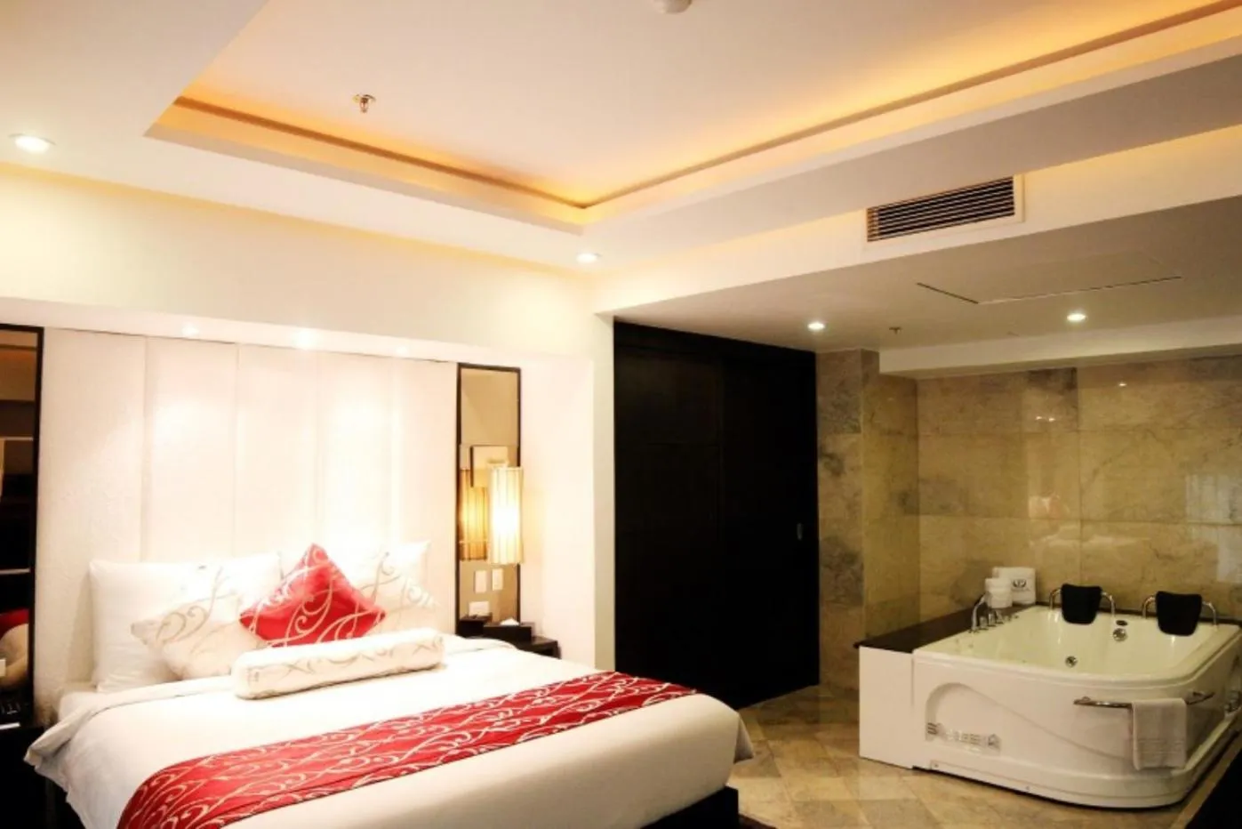 Junior Suite in The Penthouse Hotel and Residences